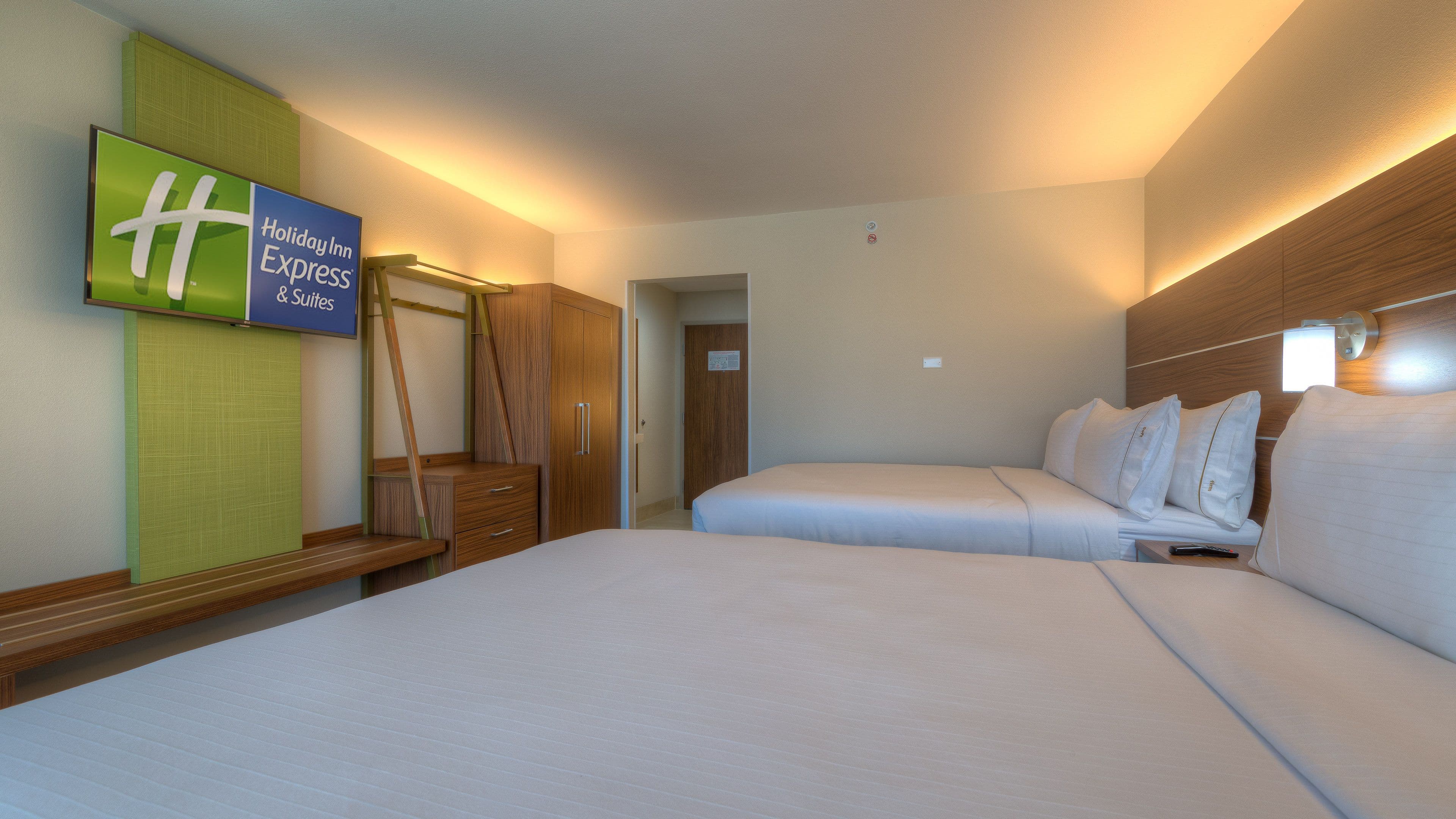 Holiday Inn Express & Suites Tulsa Midtown — 14