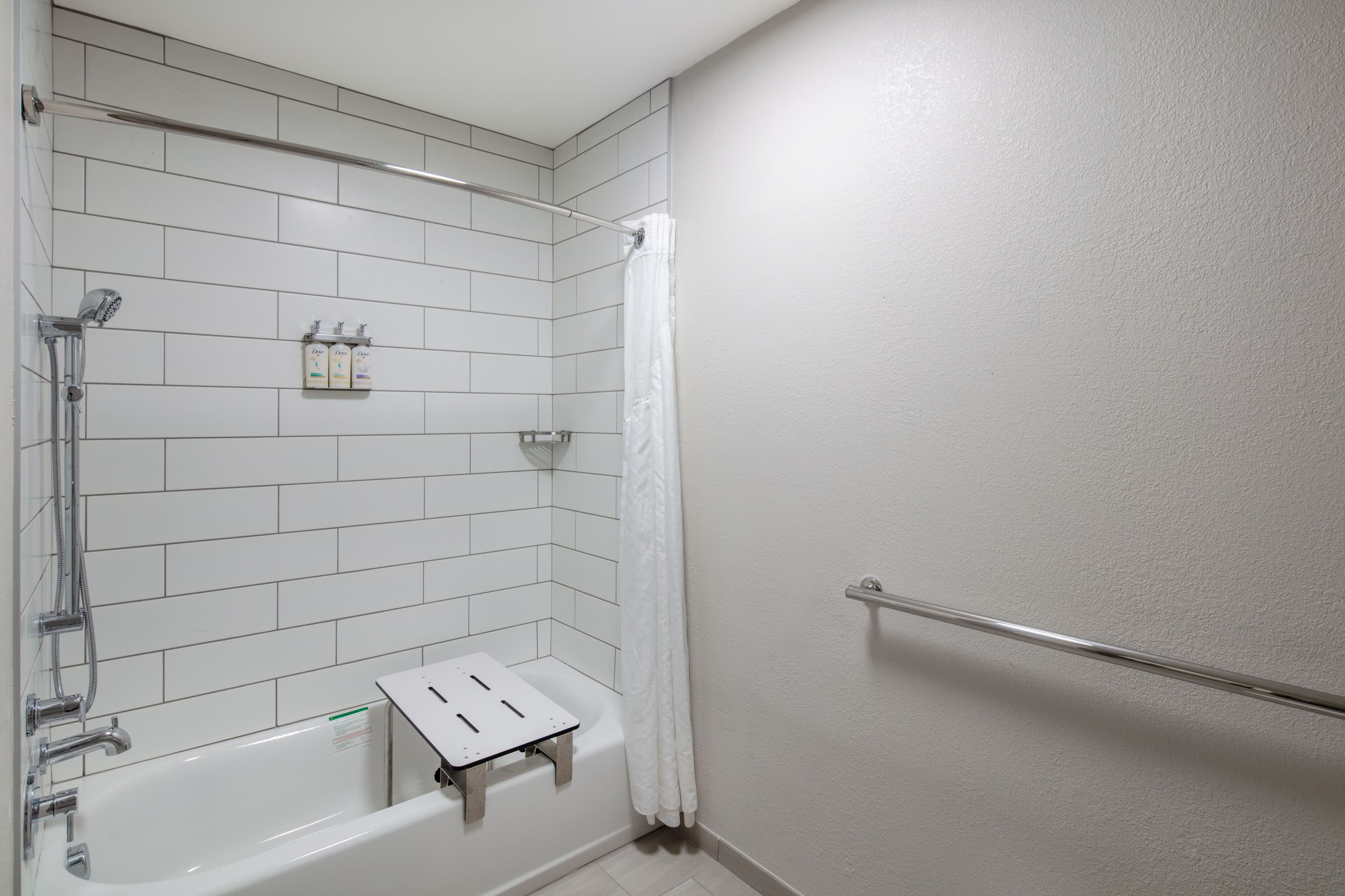 Holiday Inn Express & Suites Turlock-Hwy 99 — 7