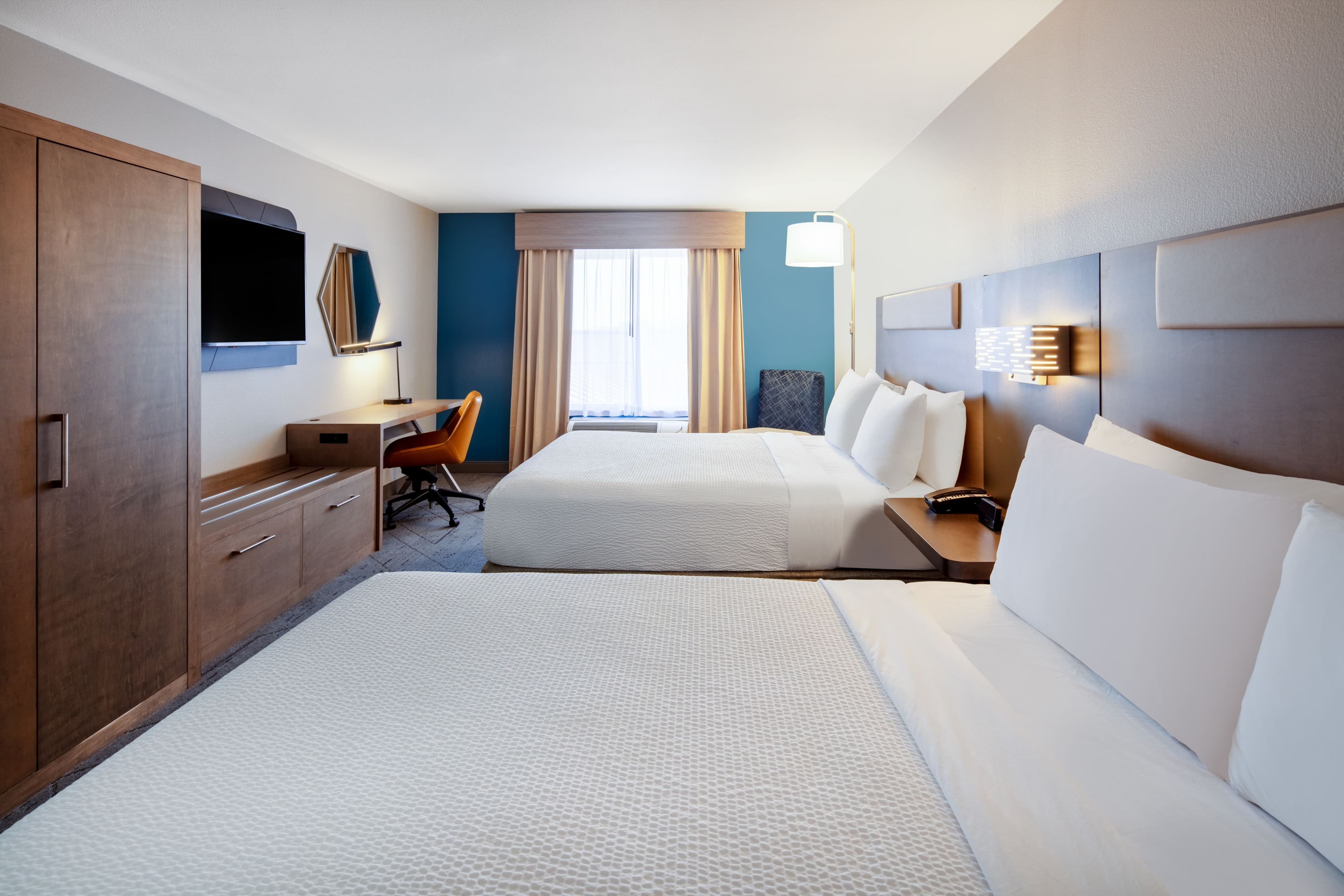 Holiday Inn Express & Suites Turlock-Hwy 99 — 10