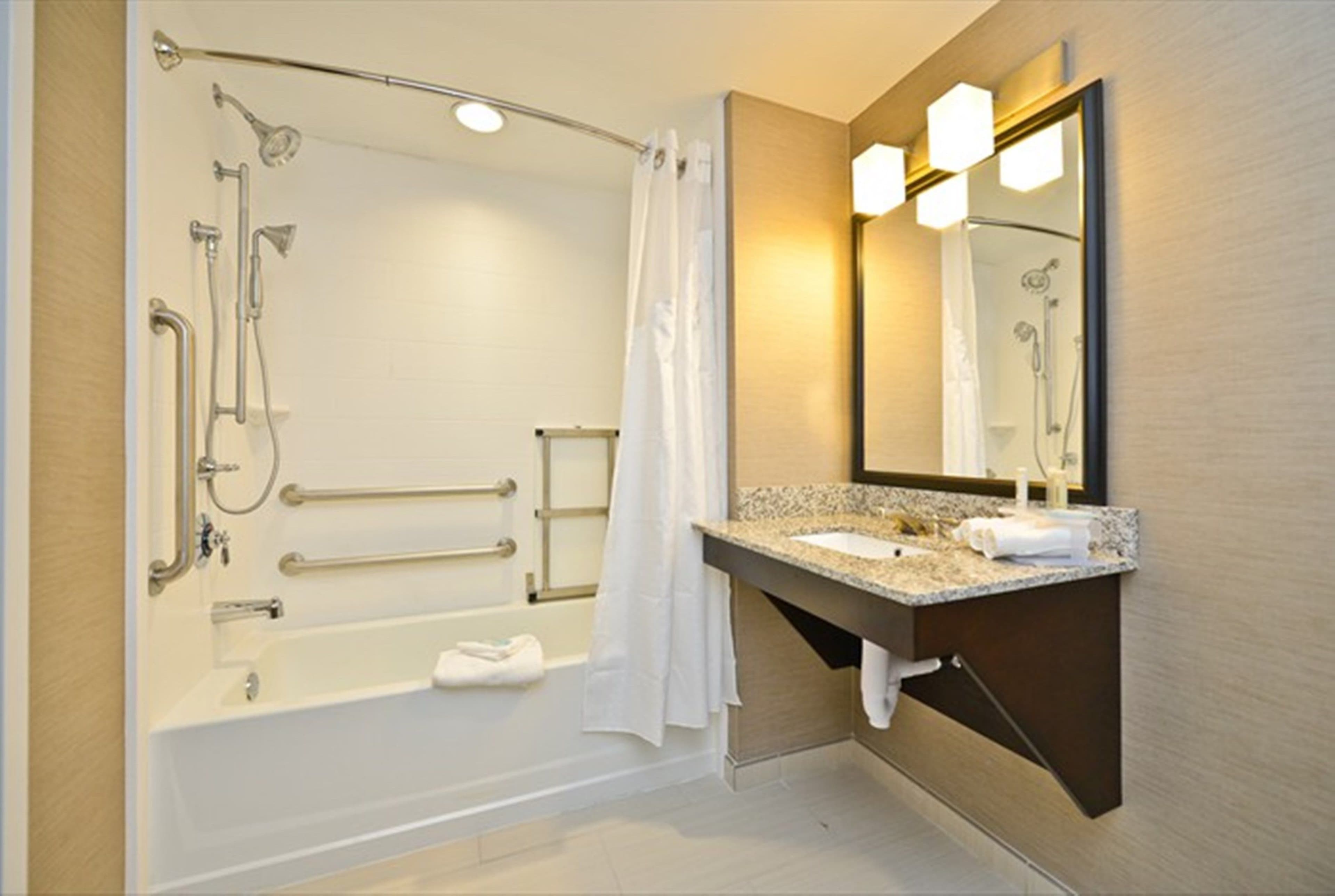 Holiday Inn Express & Suites Utica — 9