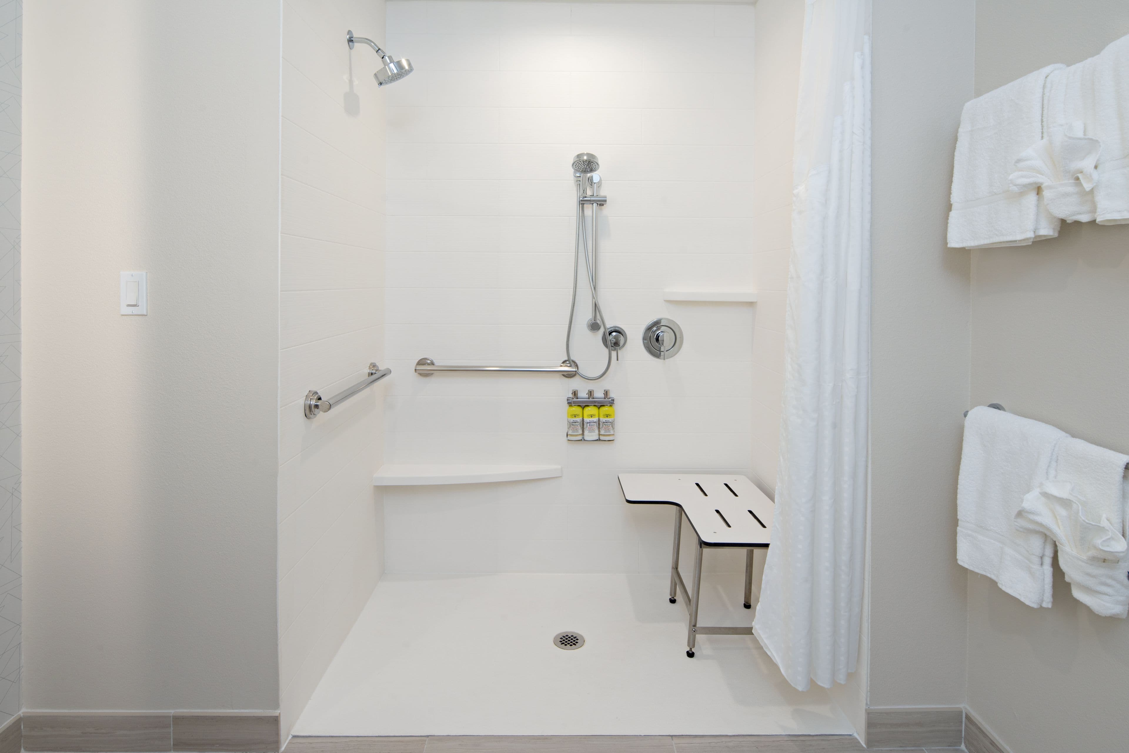 Holiday Inn Express & Suites Valencia - Santa Clarita — 44