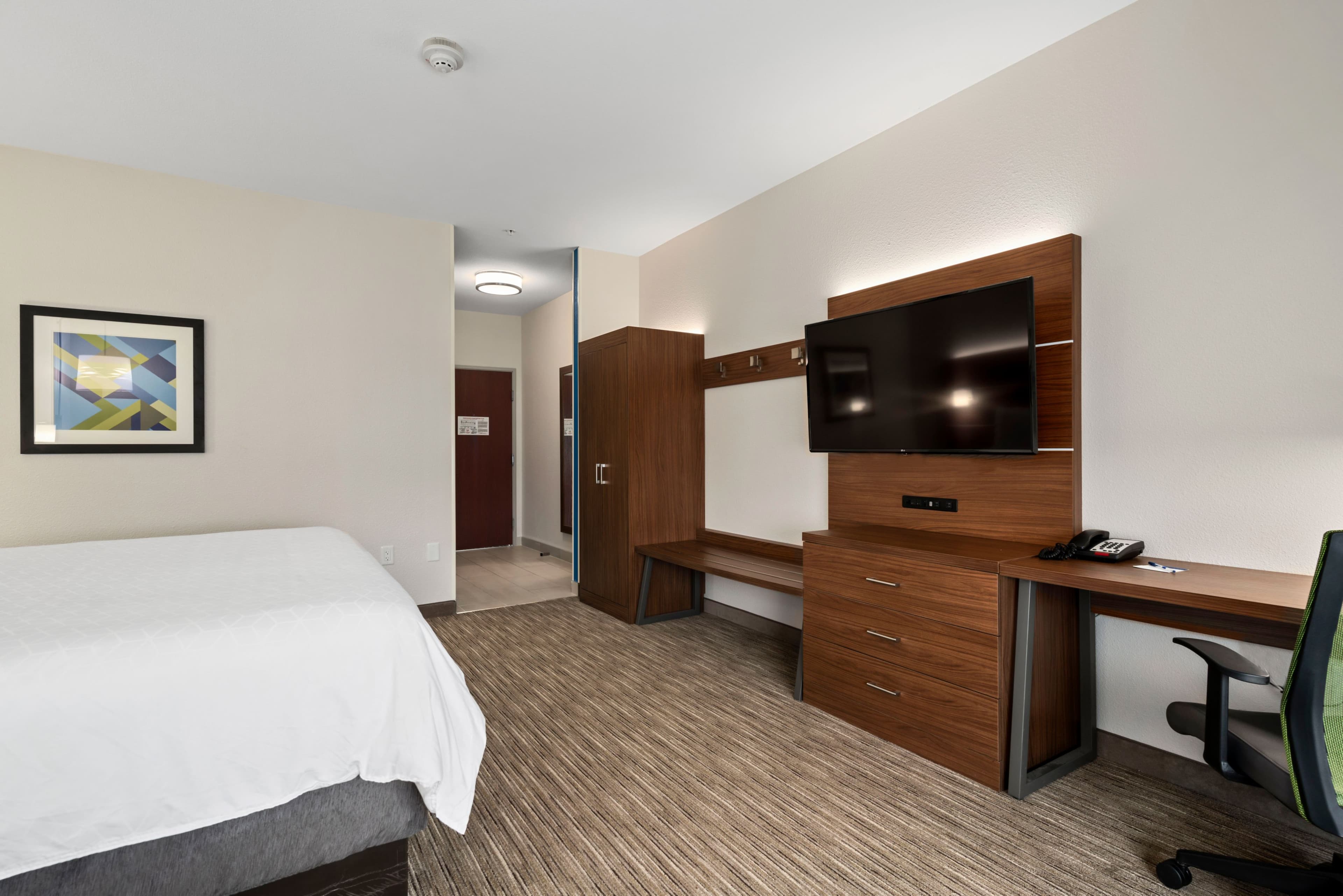 Holiday Inn Express & Suites Van Buren-Ft Smith Area — 9