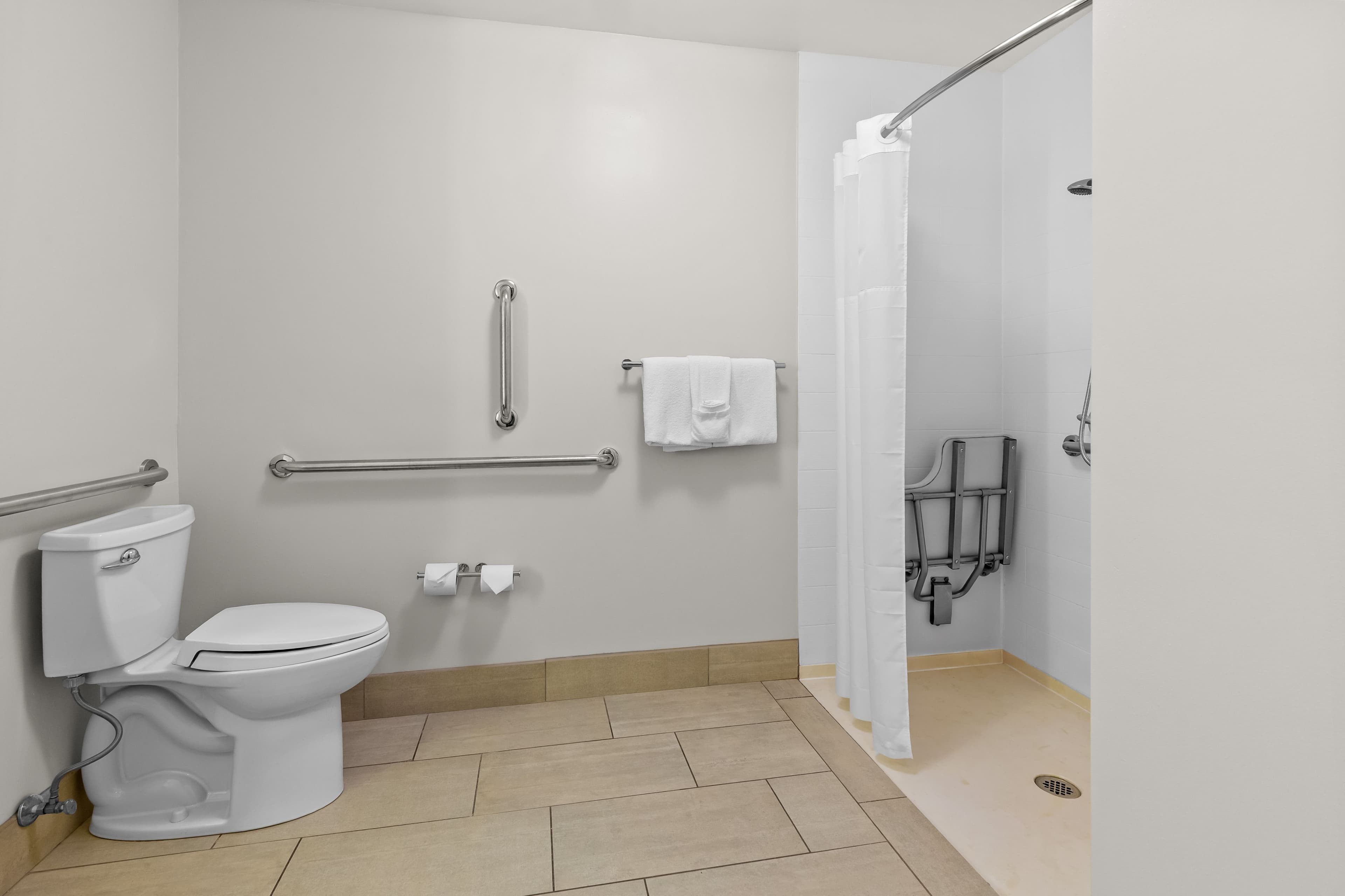Holiday Inn Express & Suites Vandalia — 18