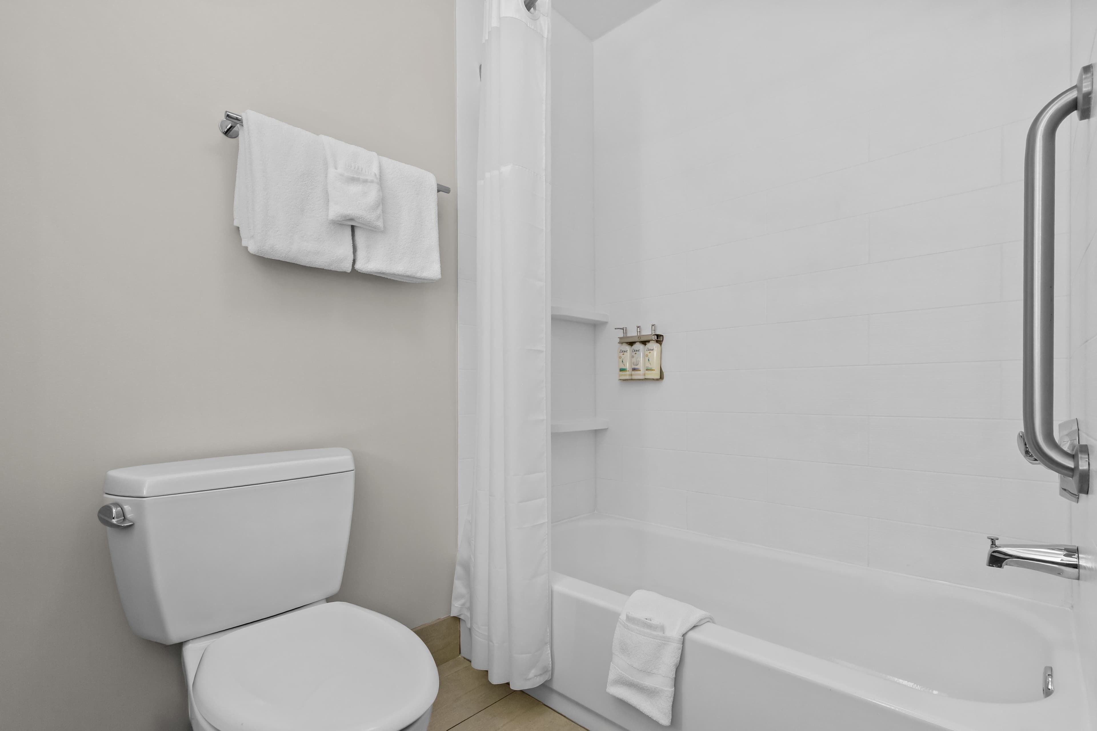 Holiday Inn Express & Suites Vandalia — 8