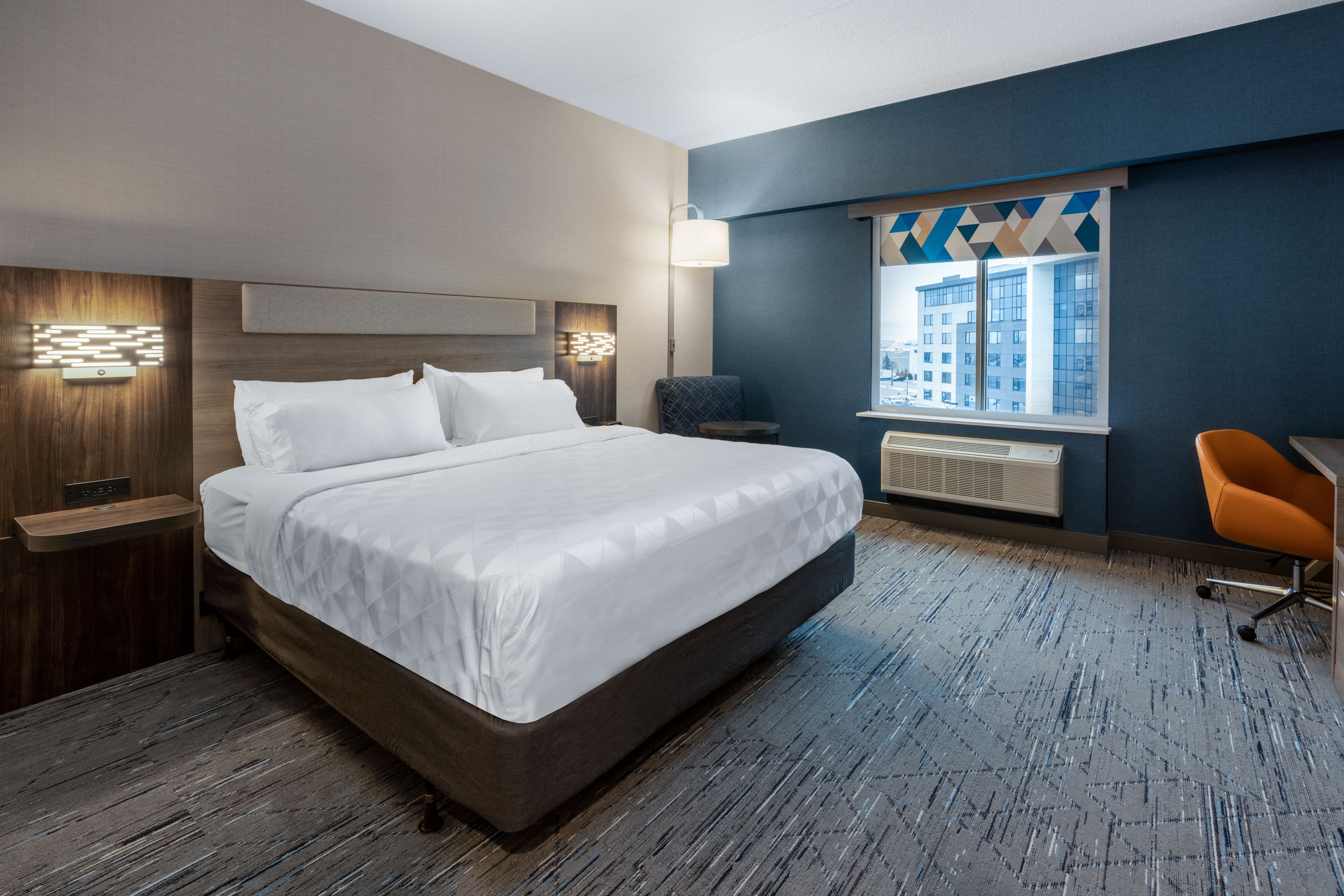 Holiday Inn Express & Suites Vaughan-Southwest — 12