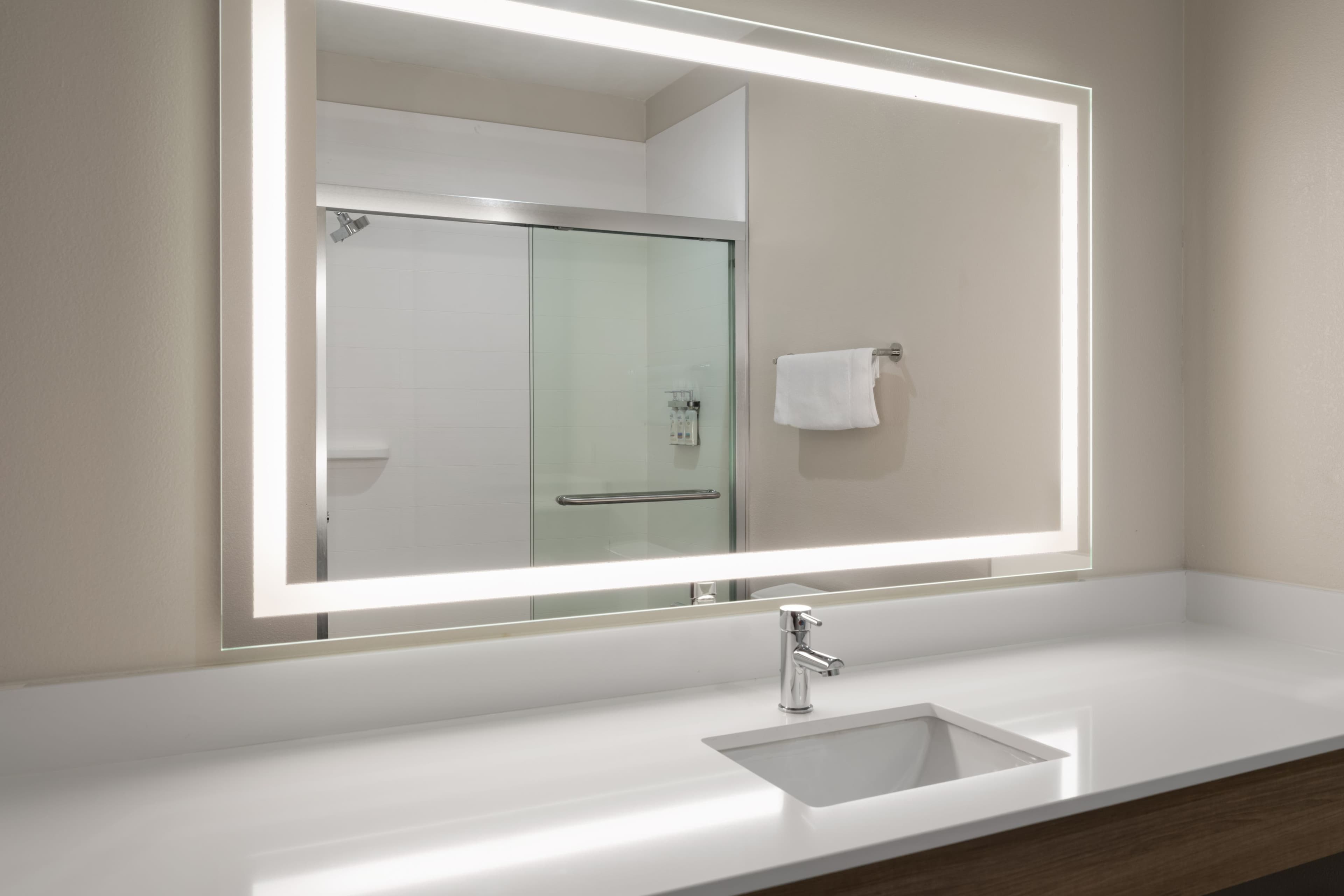 Holiday Inn Express & Suites Vernal - Dinosaurland — 4