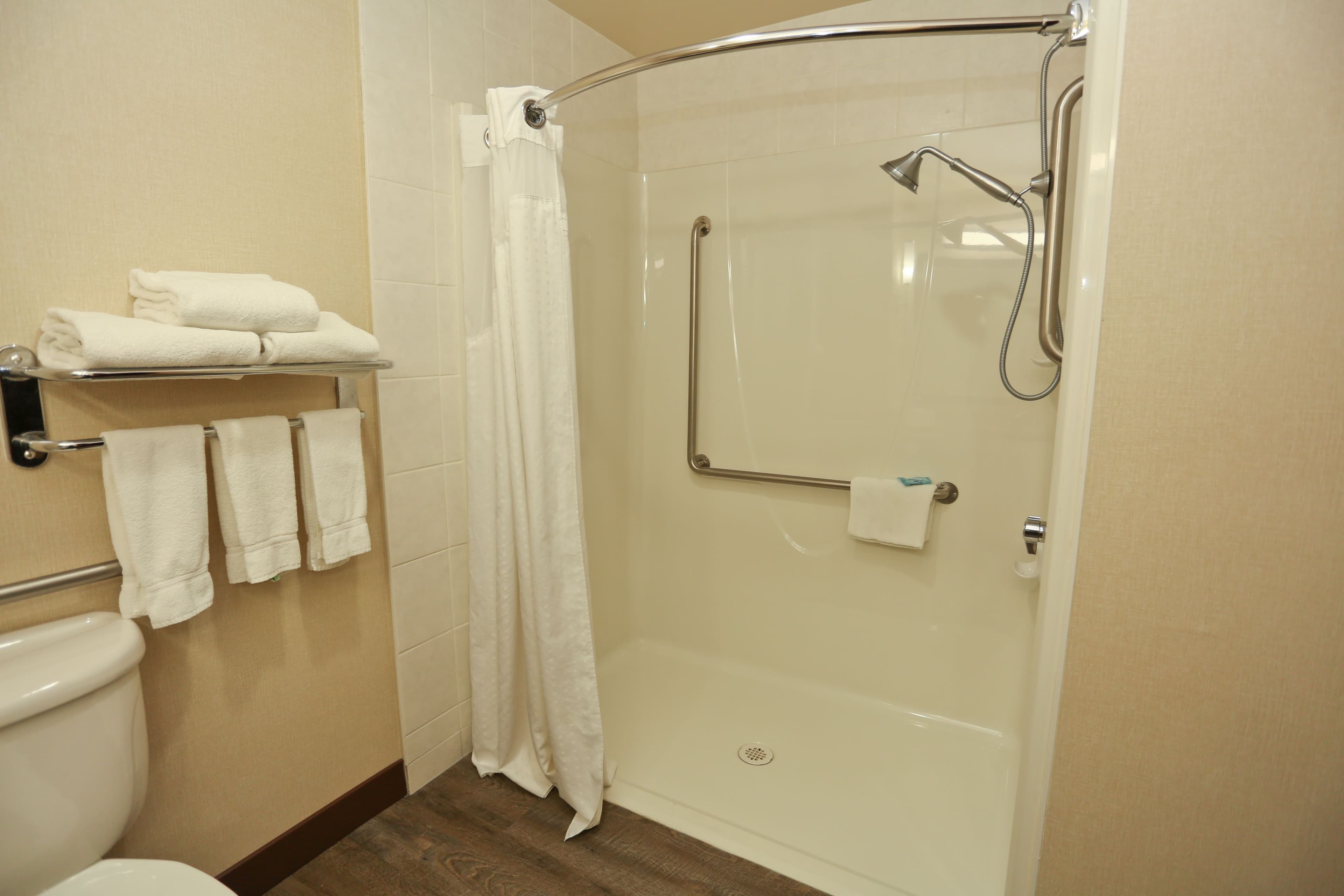 Holiday Inn Express & Suites Vernon — 13