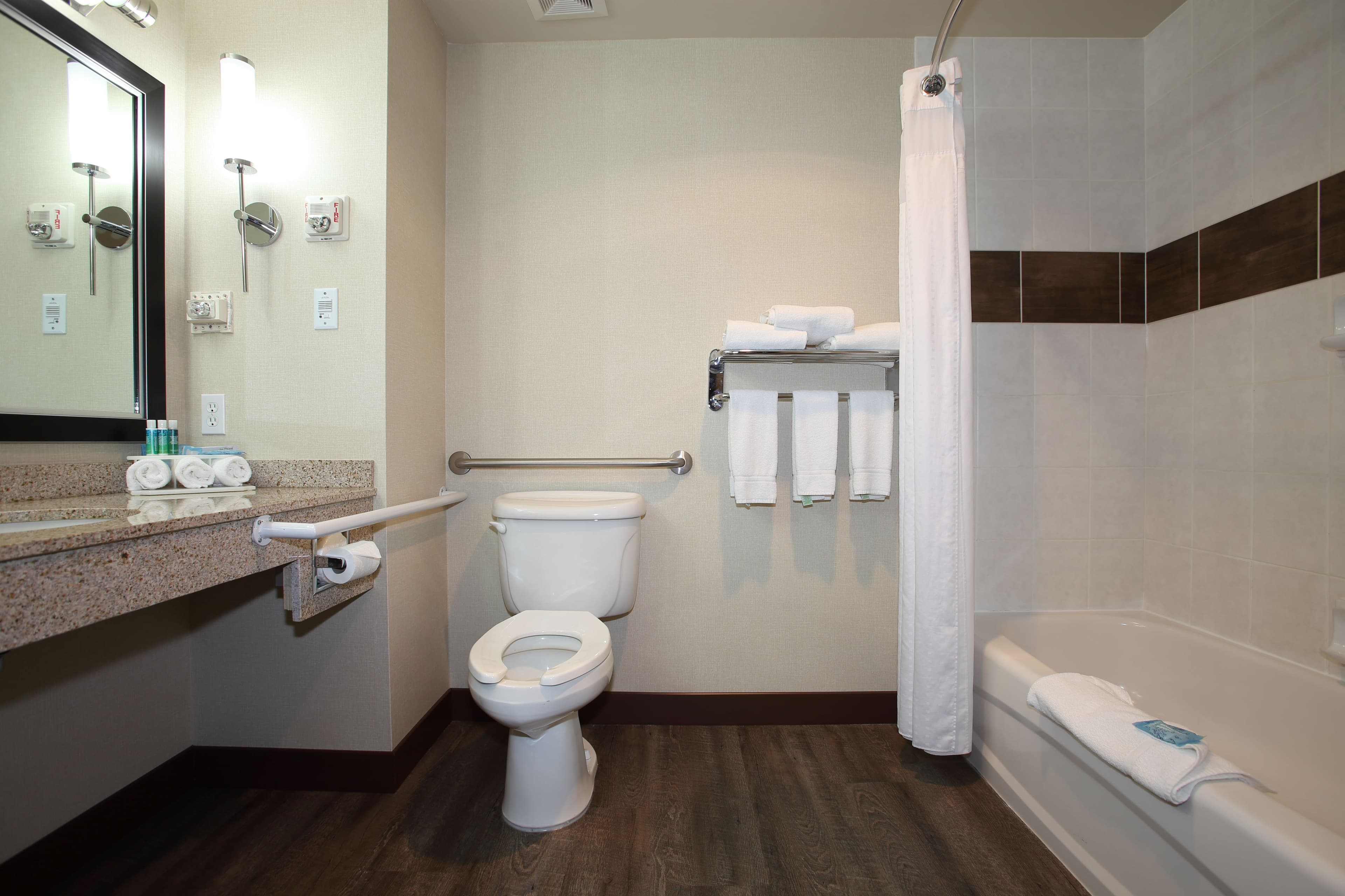 Holiday Inn Express & Suites Vernon — 10
