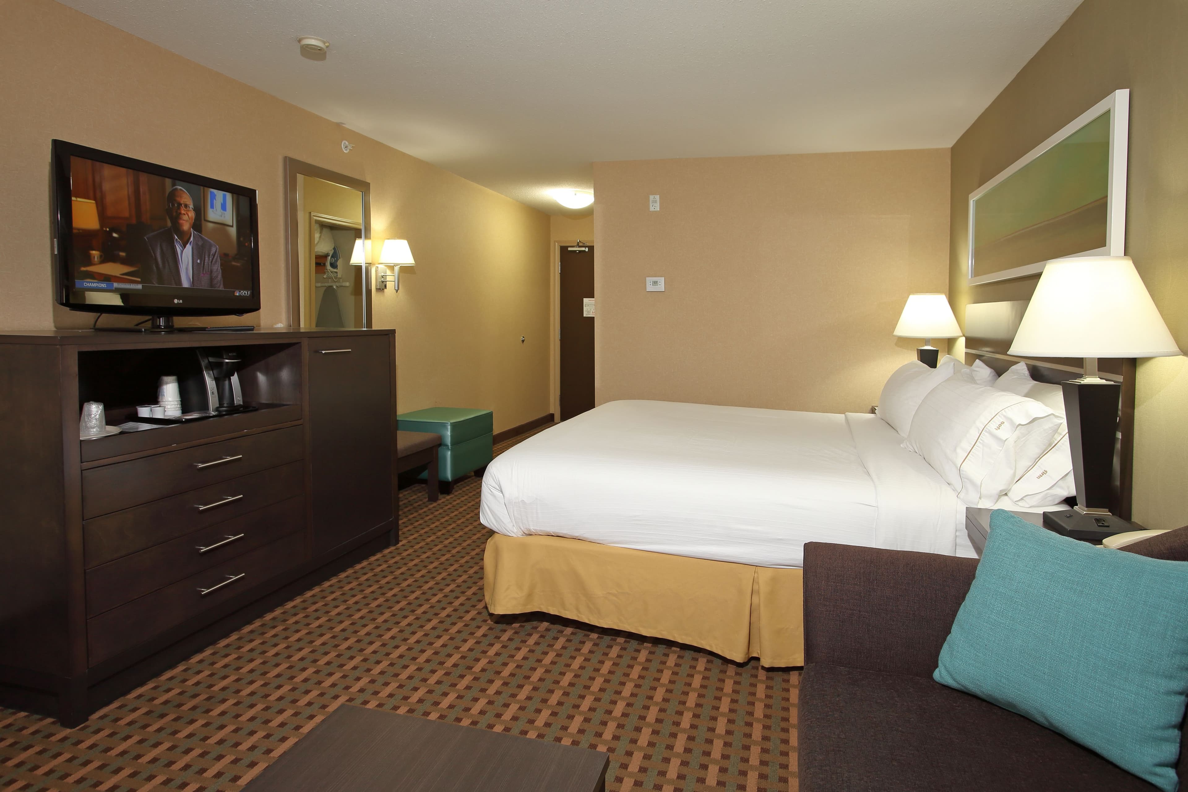 Holiday Inn Express & Suites Vernon — 6