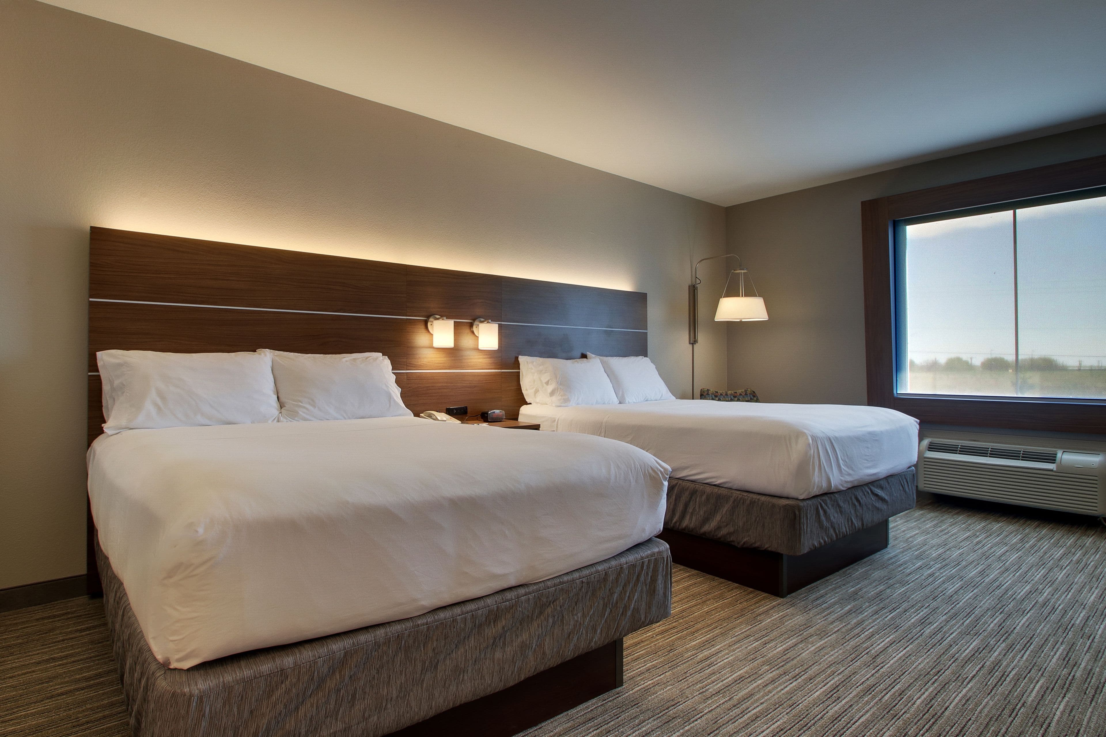 Holiday Inn Express & Suites Vernon College Area (HWY 287) — 15
