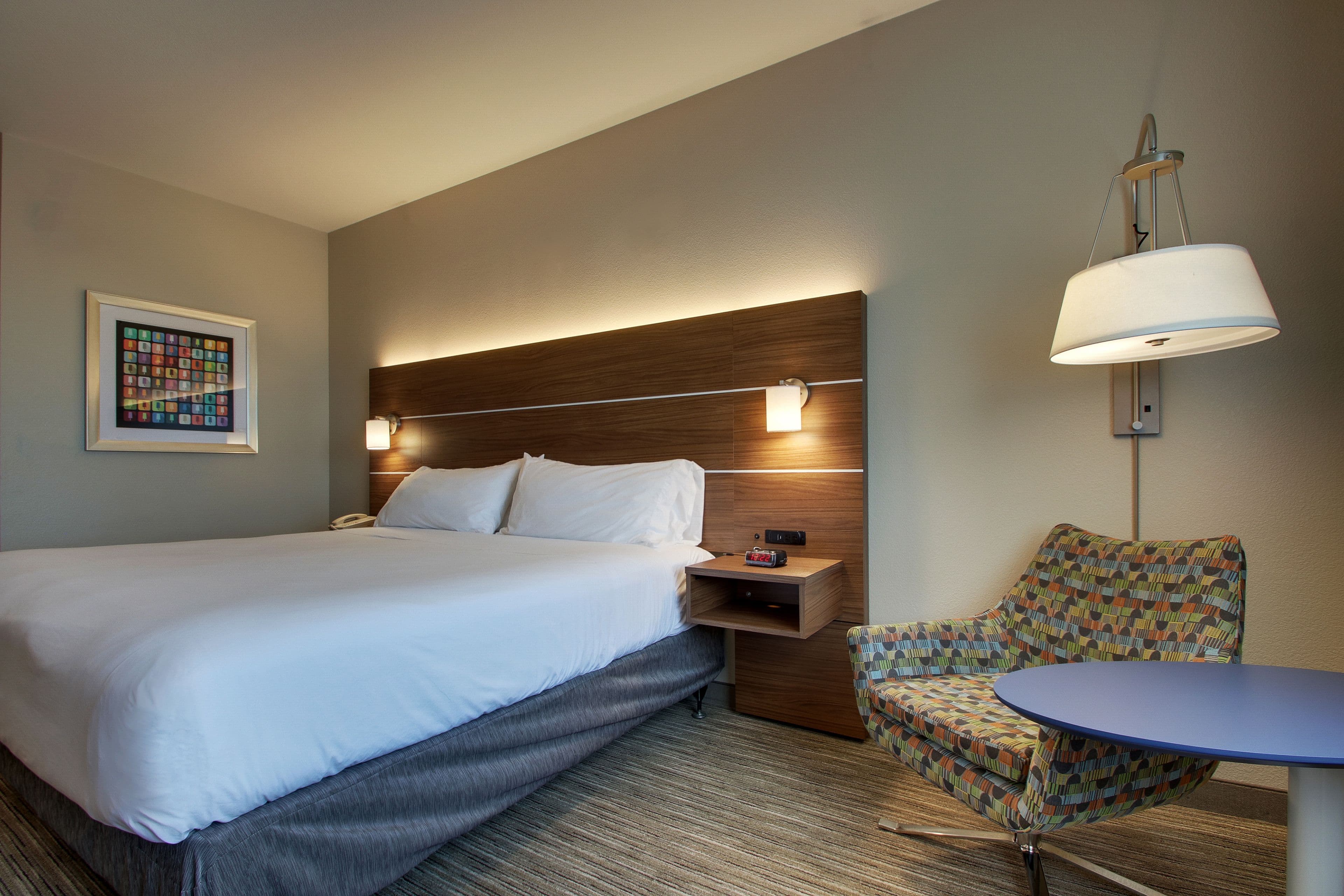Holiday Inn Express & Suites Vernon College Area (HWY 287) — 10