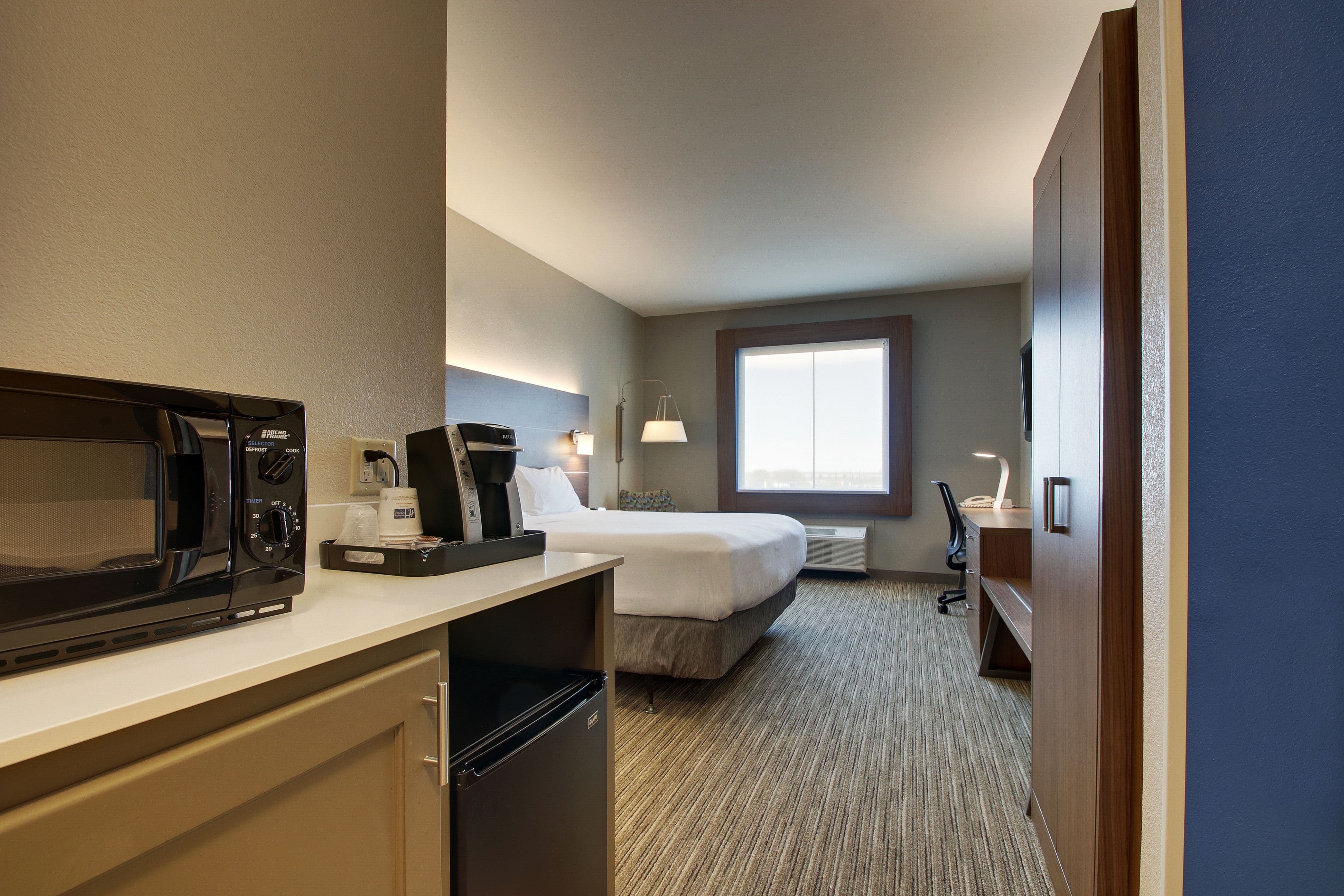Holiday Inn Express & Suites Vernon College Area (HWY 287) — 13