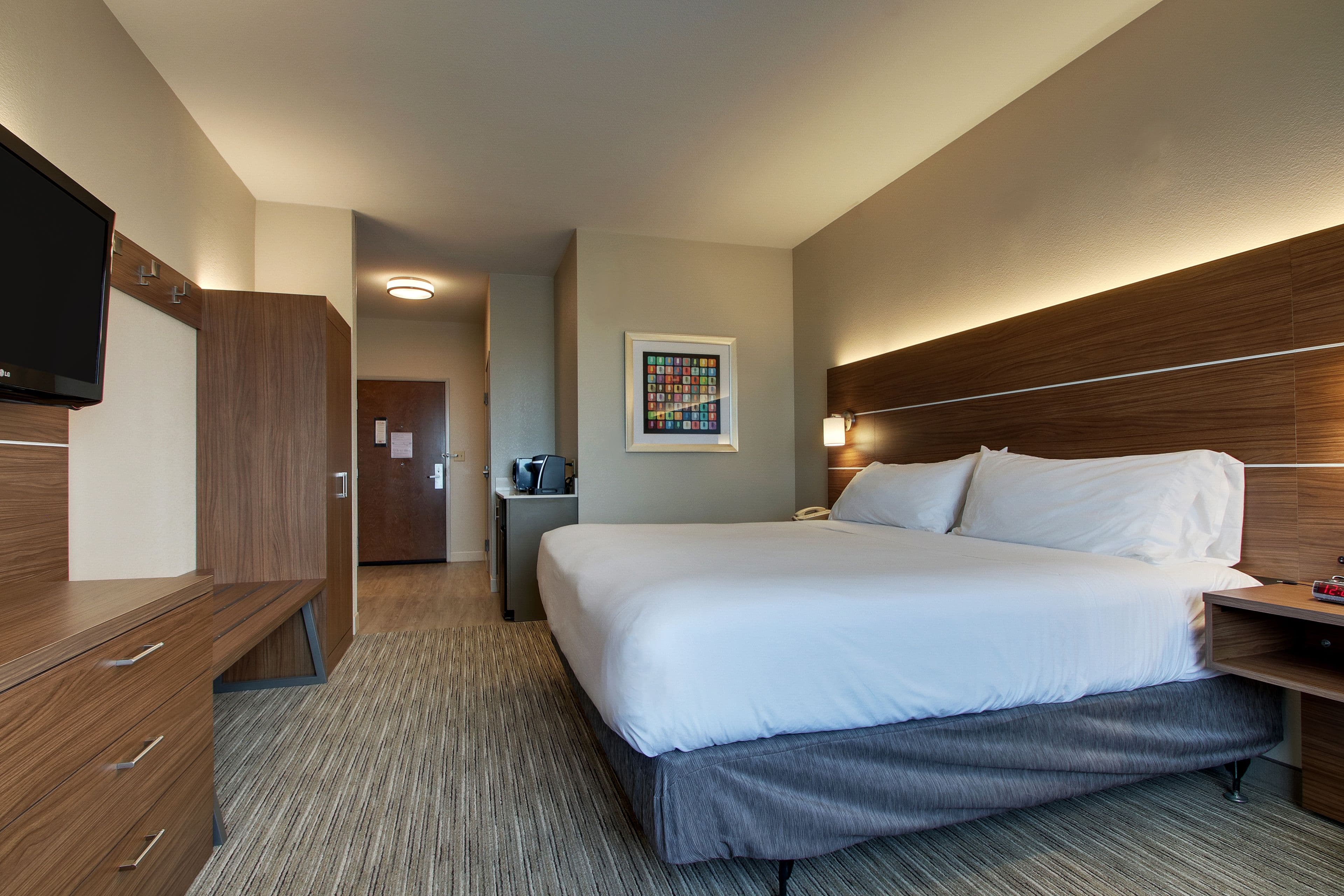 Holiday Inn Express & Suites Vernon College Area (HWY 287) — 11