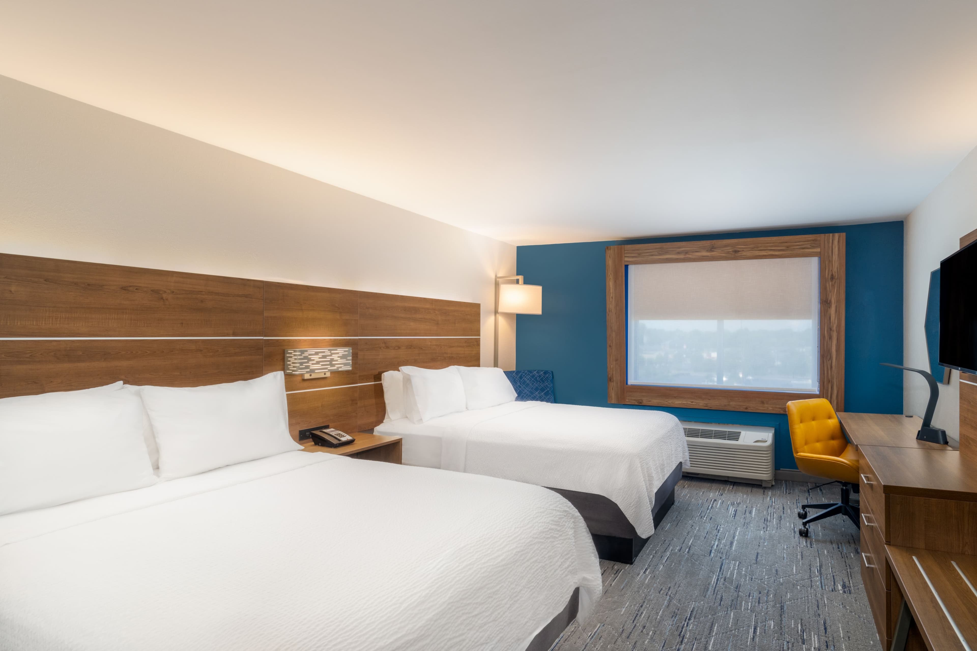 Holiday Inn Express & Suites Lexington W - Versailles — 4