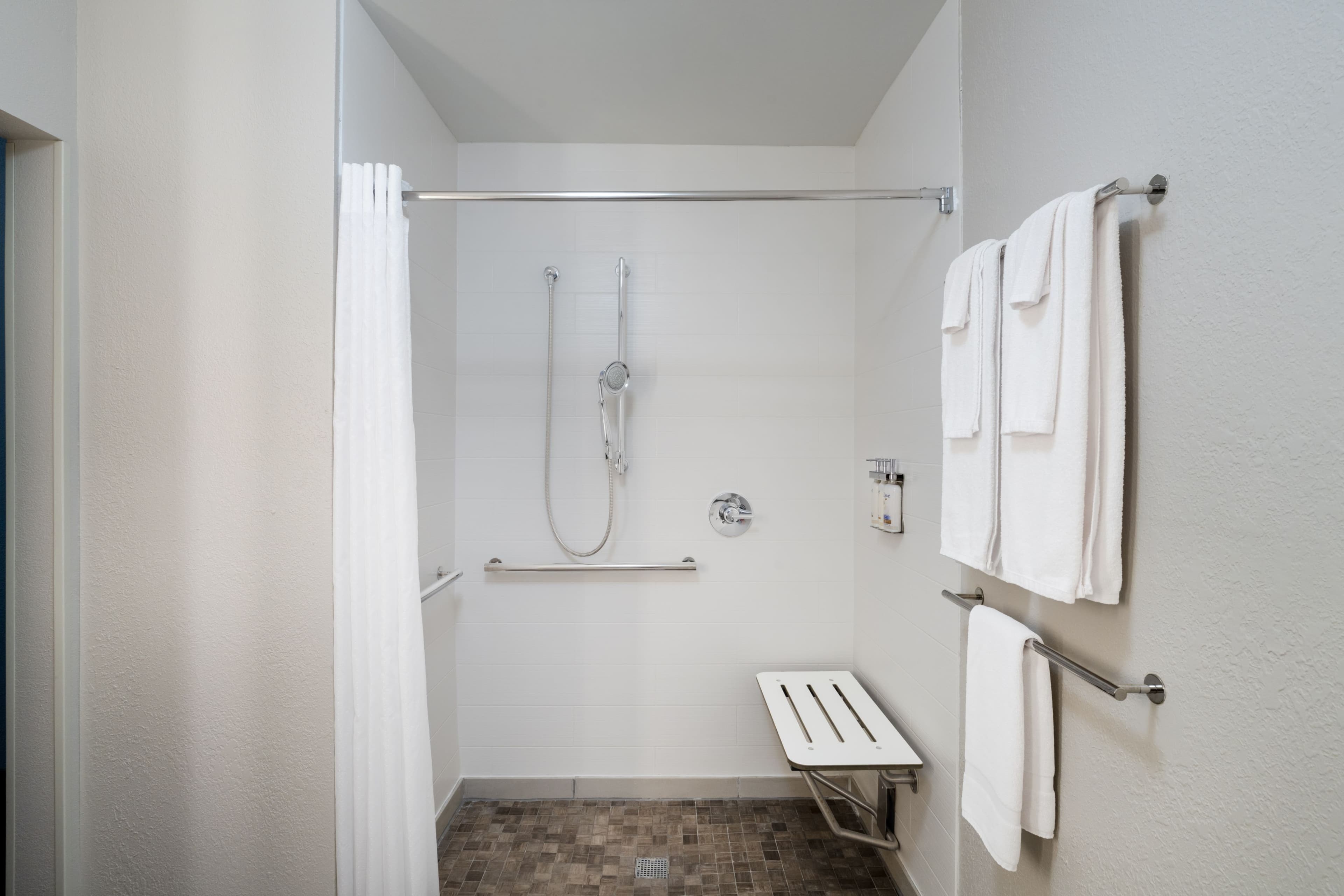 Holiday Inn Express & Suites Lexington W - Versailles — 33