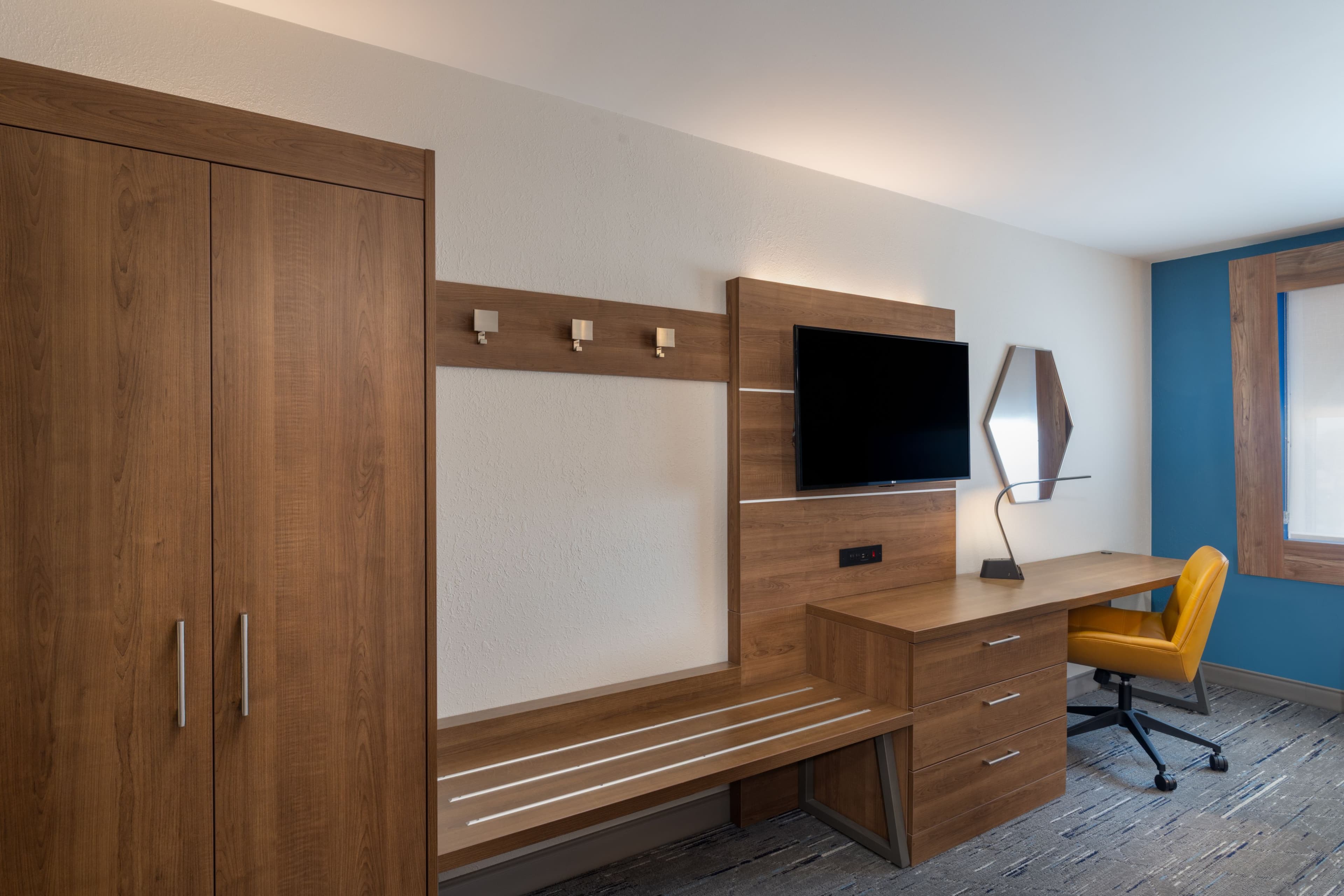 Holiday Inn Express & Suites Lexington W - Versailles — 6