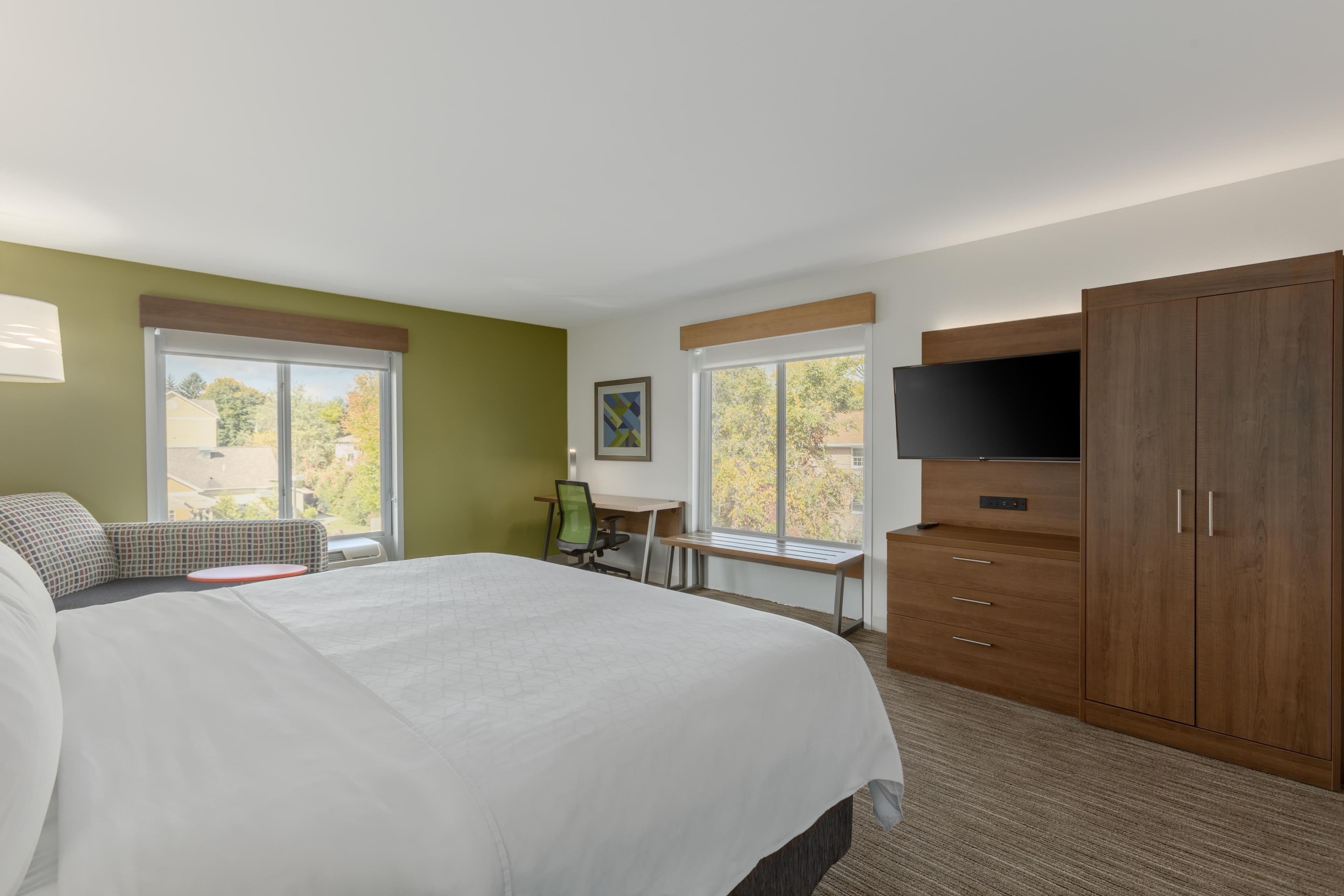 Holiday Inn Express & Suites Binghamton University-Vestal - Image 3