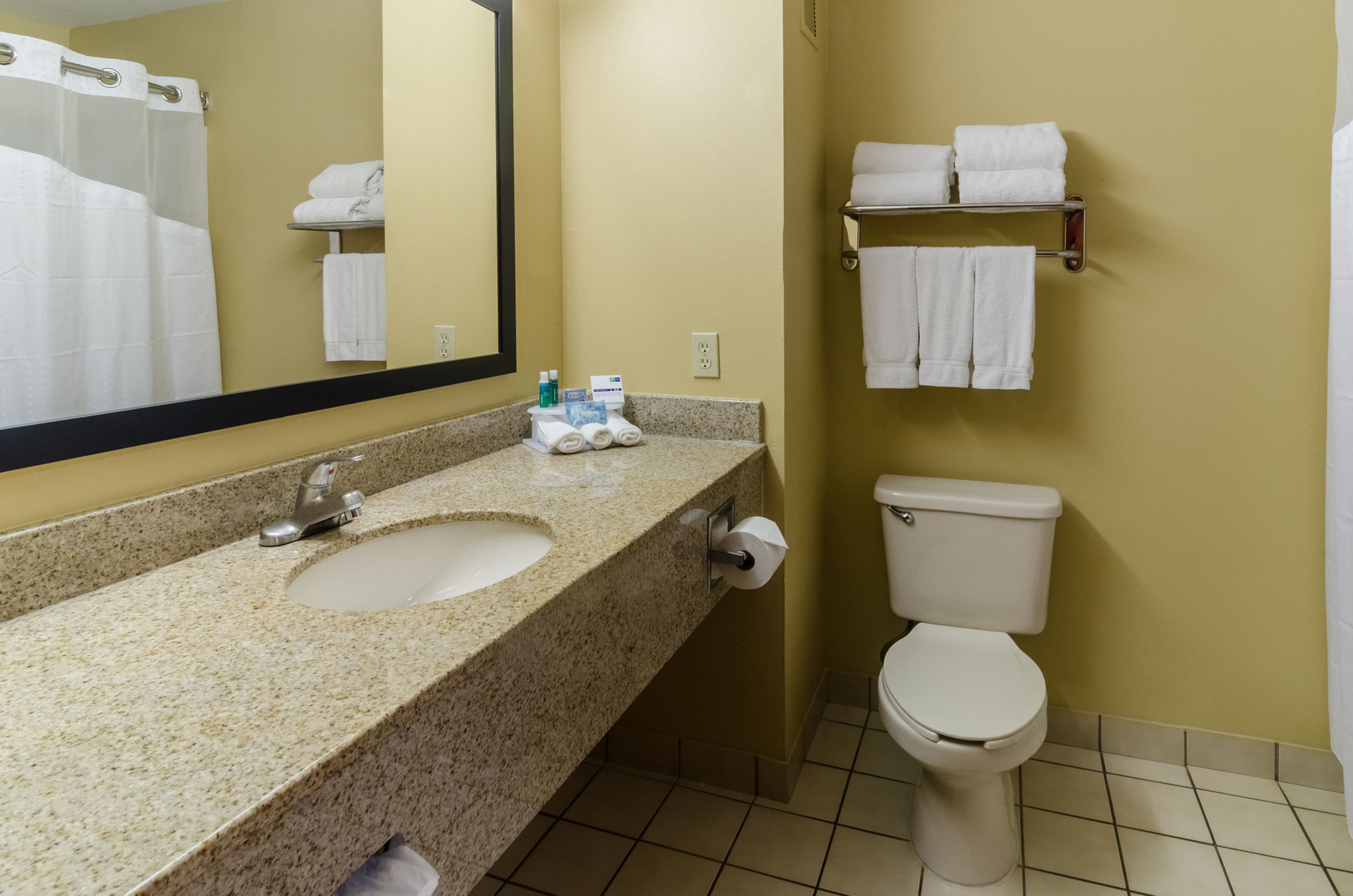 Holiday Inn Express & Suites Vinita — 9