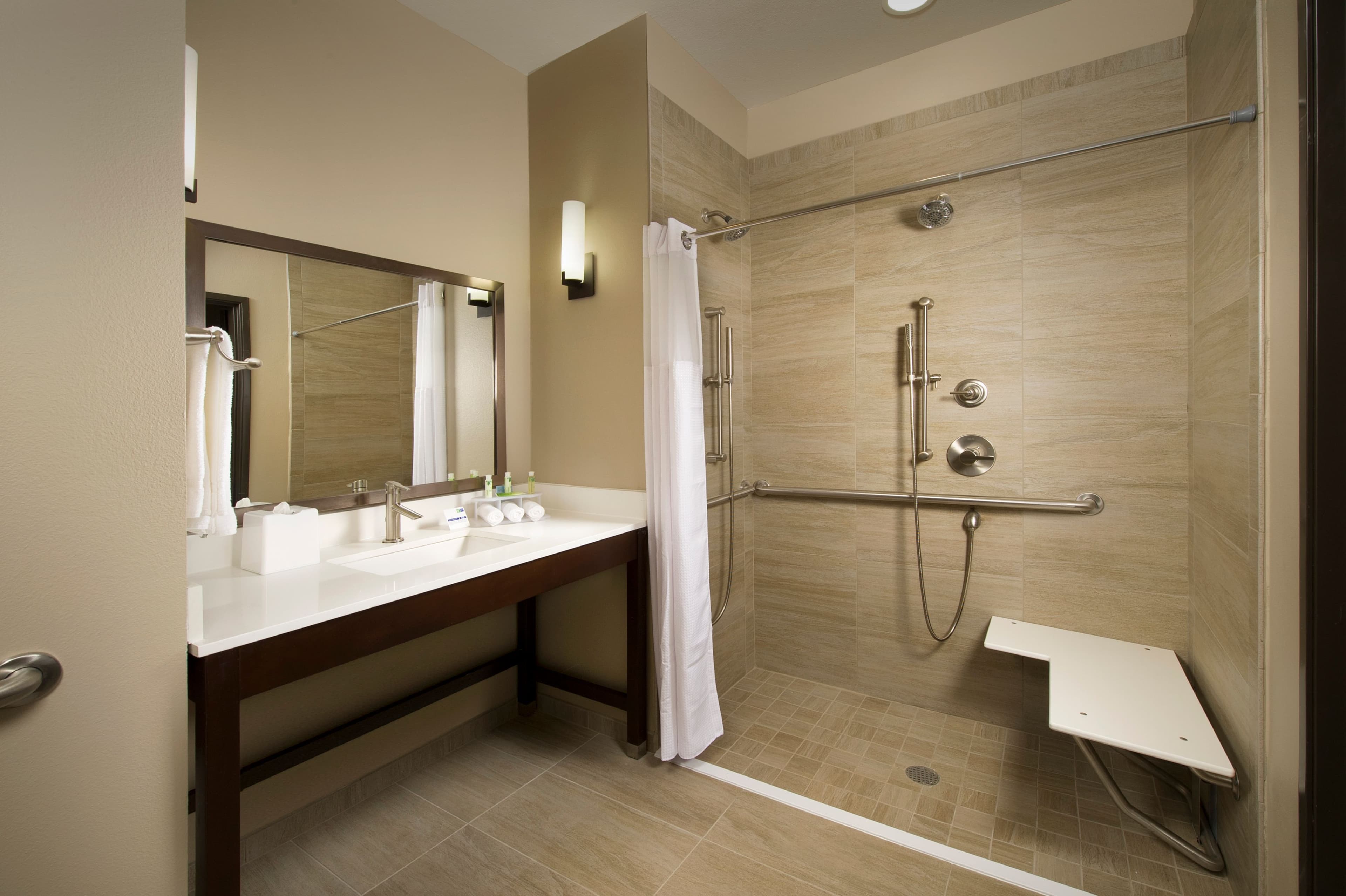 Holiday Inn Express & Suites Waco South — 7