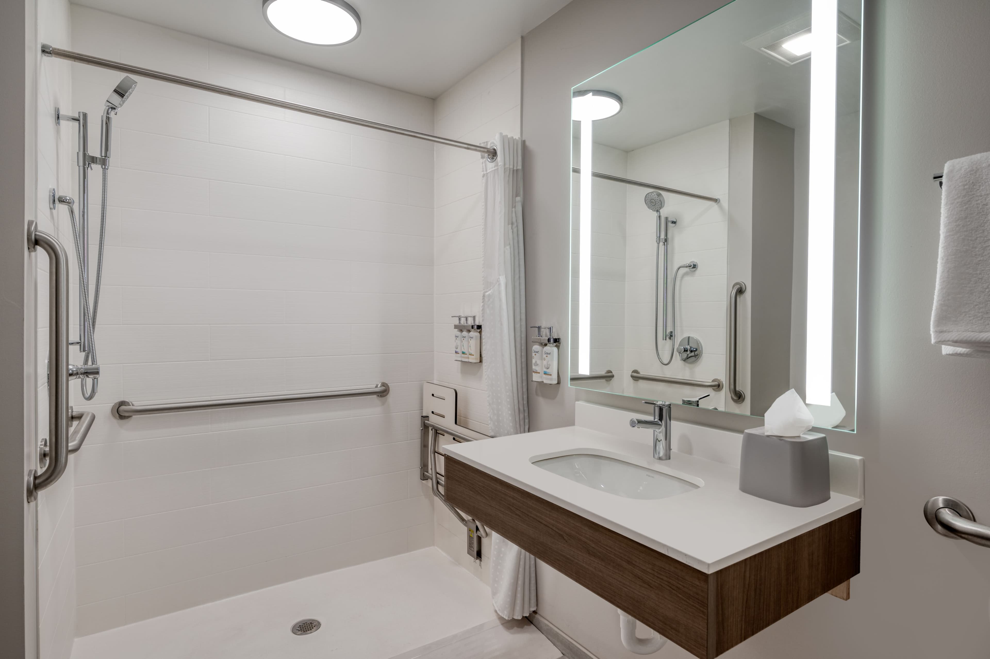 Holiday Inn Express & Suites Wadsworth — 12