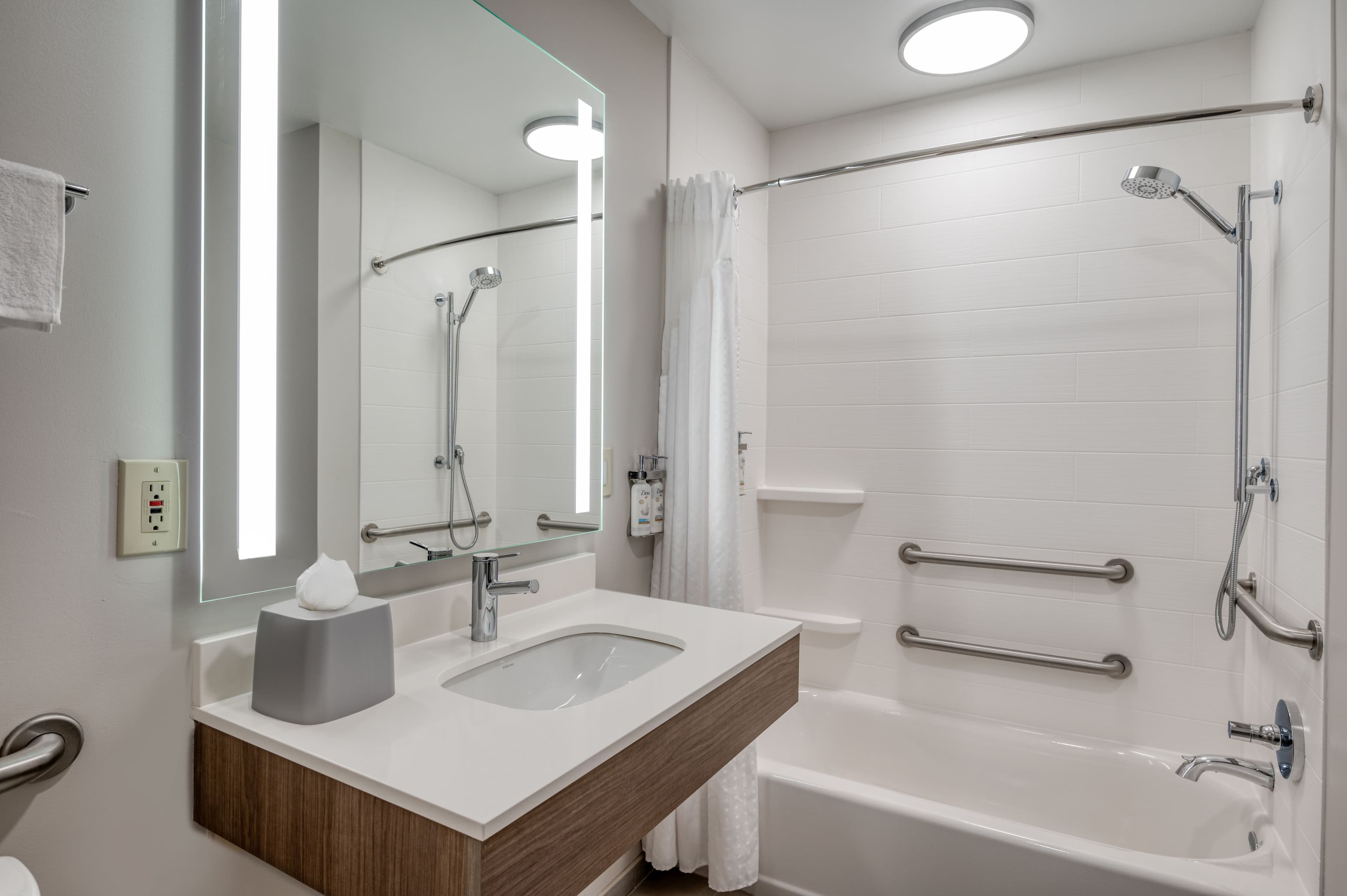 Holiday Inn Express & Suites Wadsworth — 8