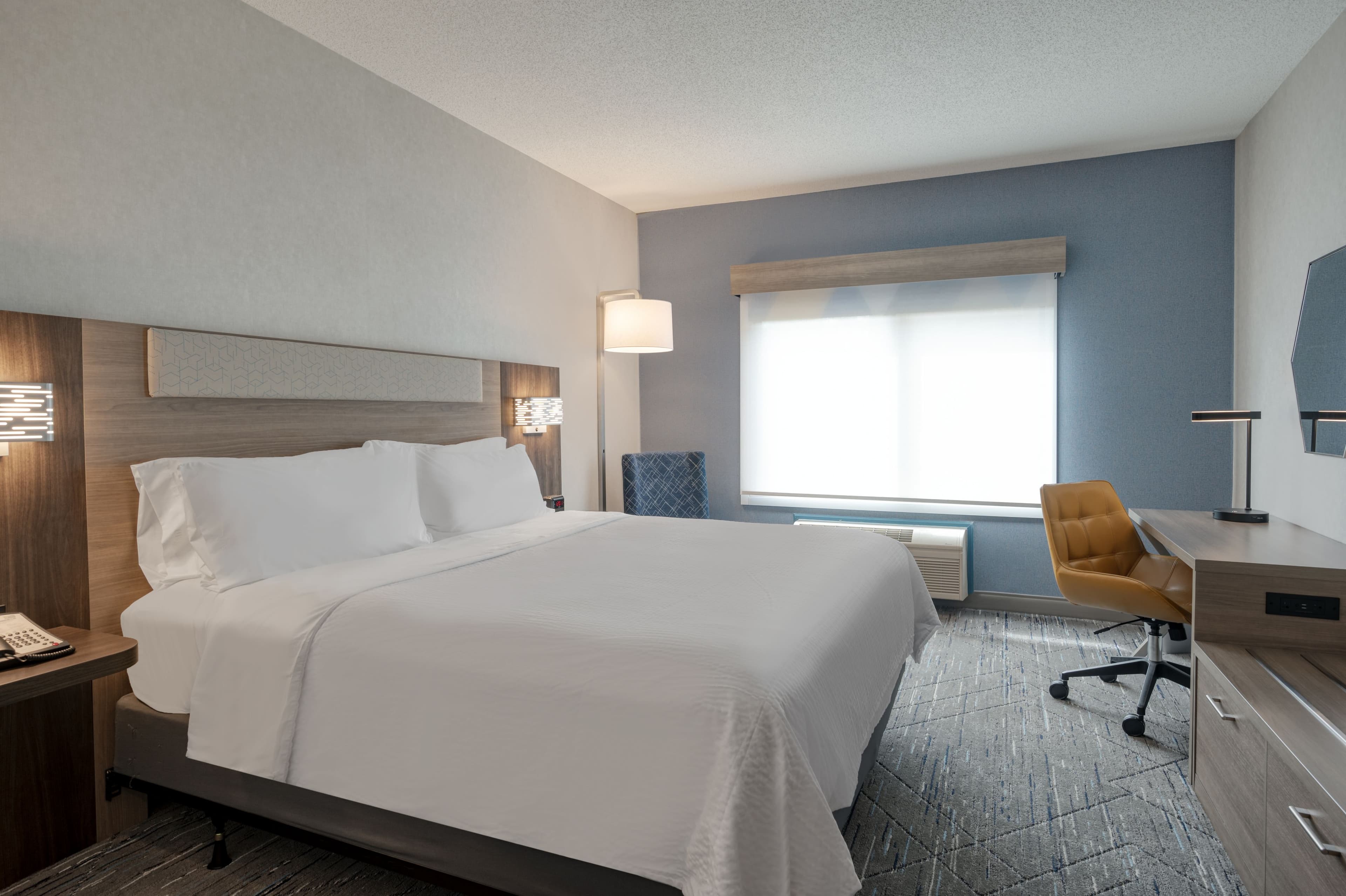 Holiday Inn Express & Suites Wadsworth — 7