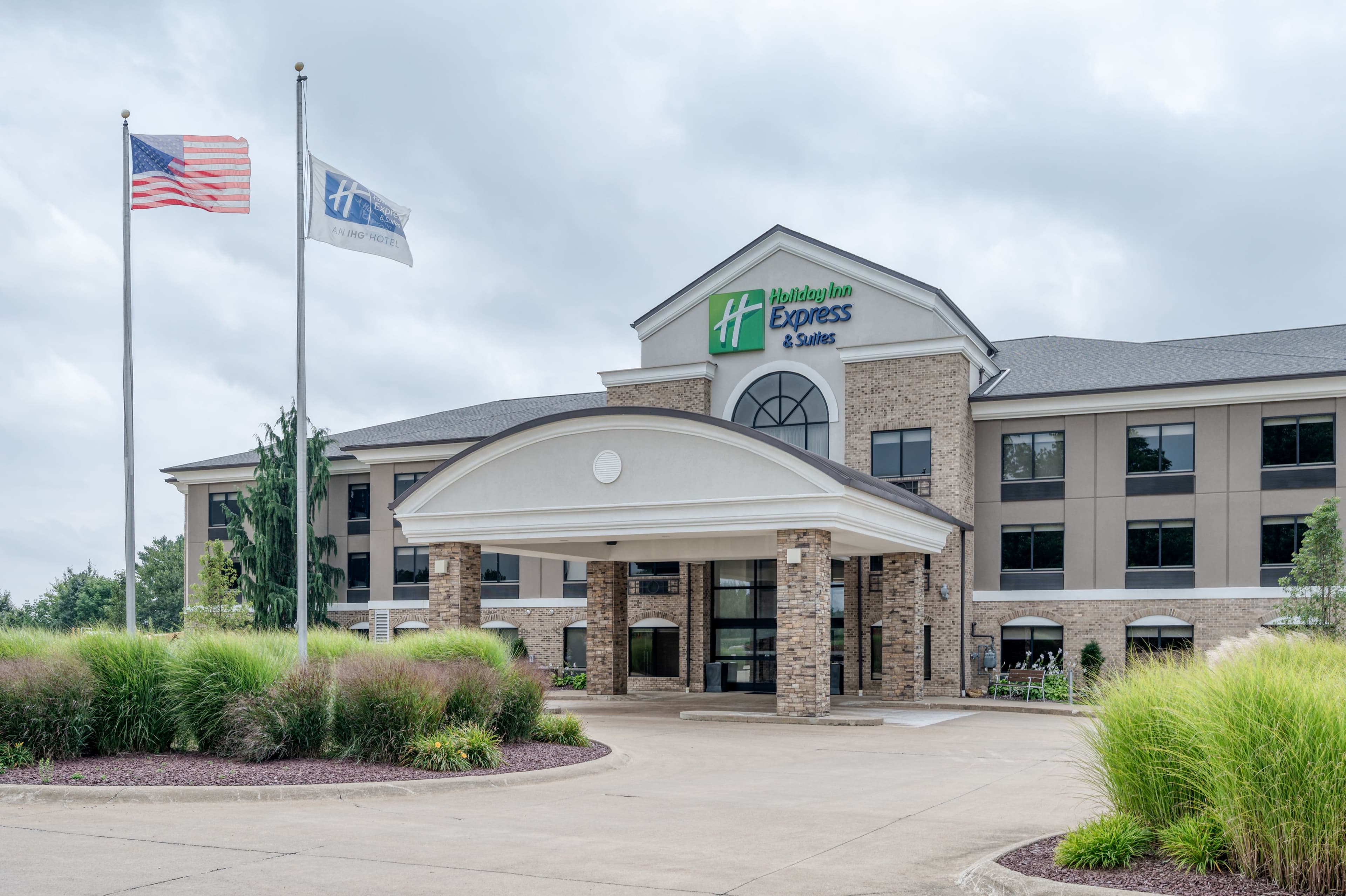 Holiday Inn Express & Suites Wadsworth - Image 1