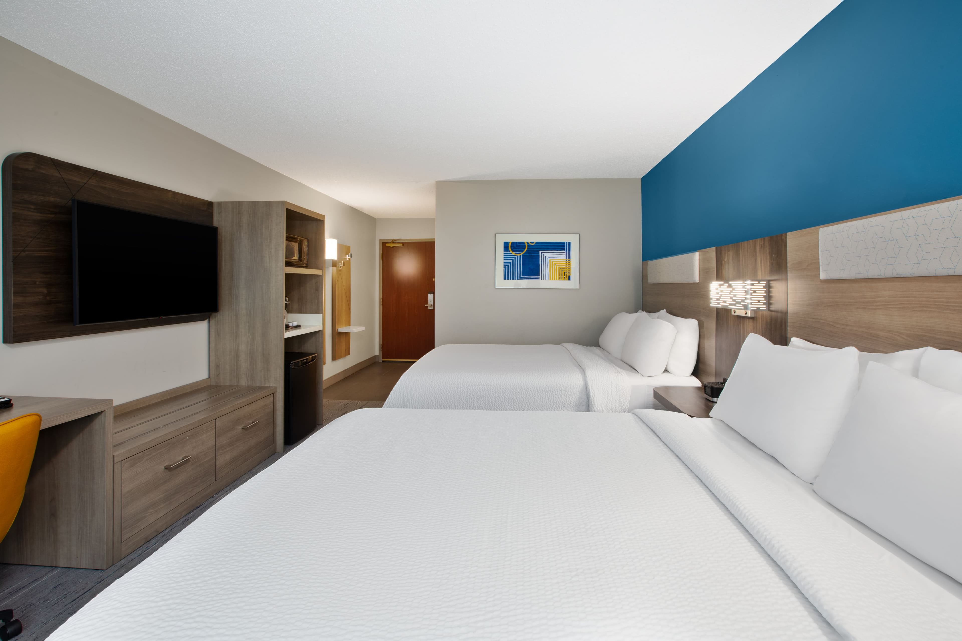 Holiday Inn Express & Suites Grand Rapids-North — 19