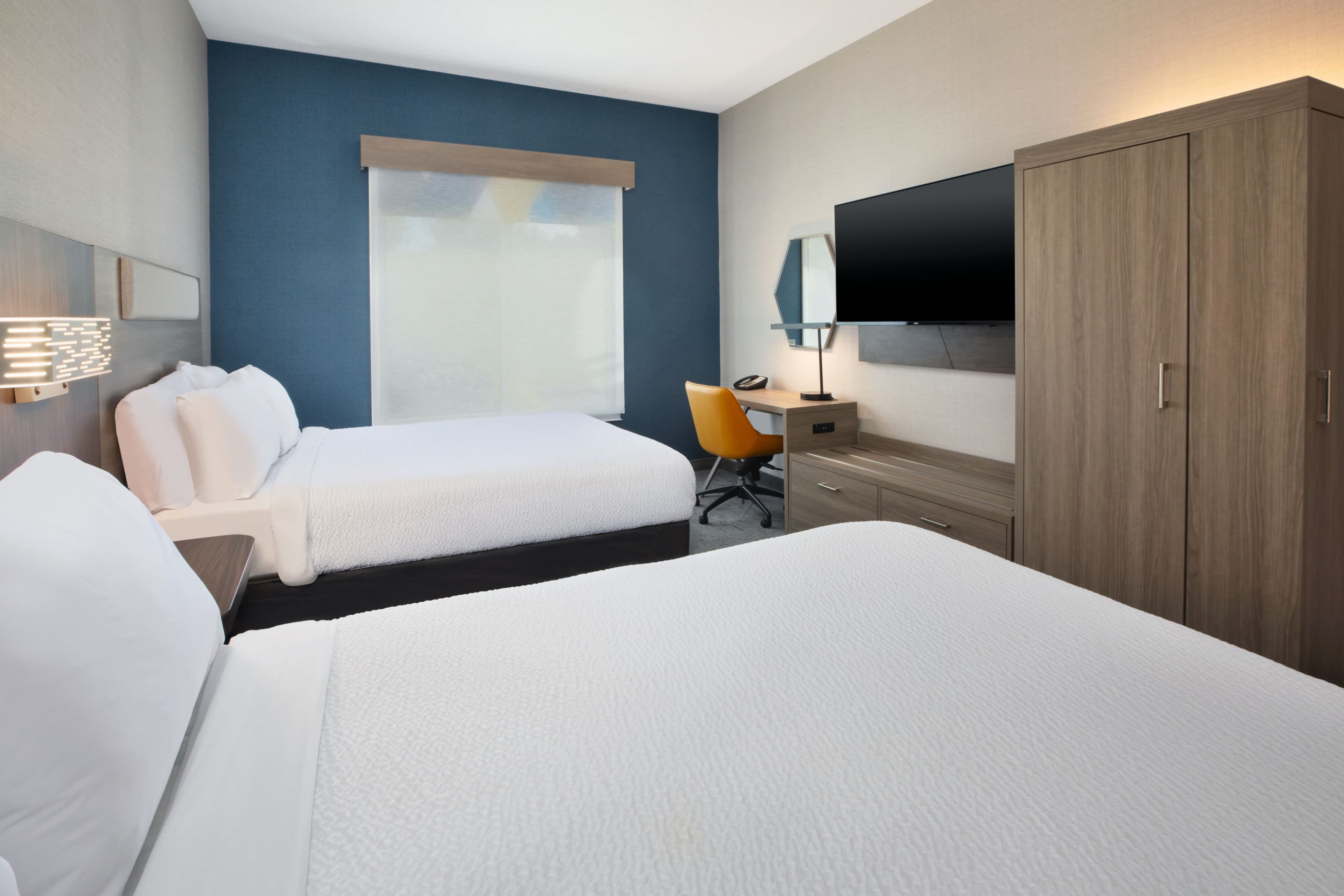 Holiday Inn Express & Suites Youngstown N (Warren/Niles) — 16