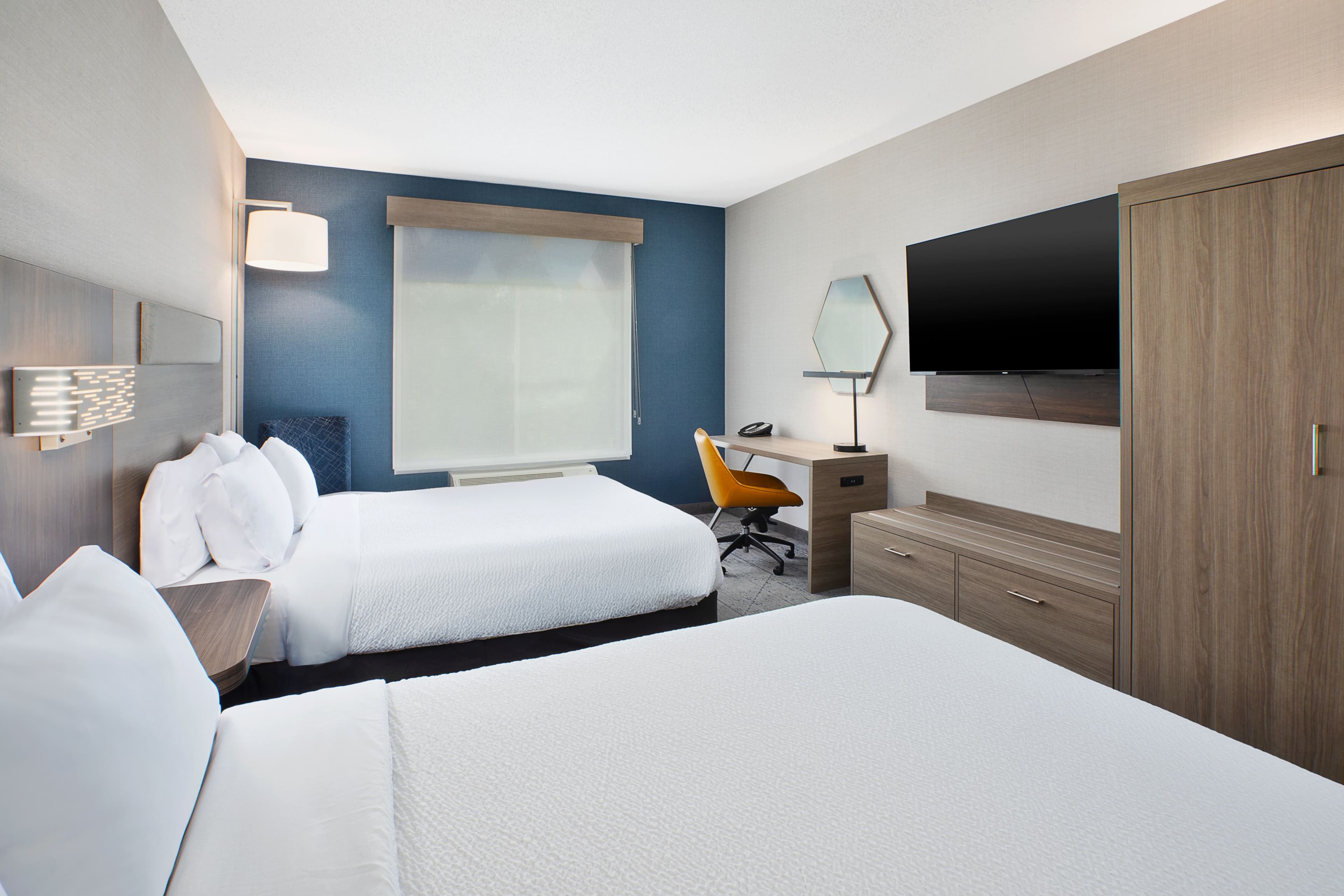Holiday Inn Express & Suites Youngstown N (Warren/Niles) — 3