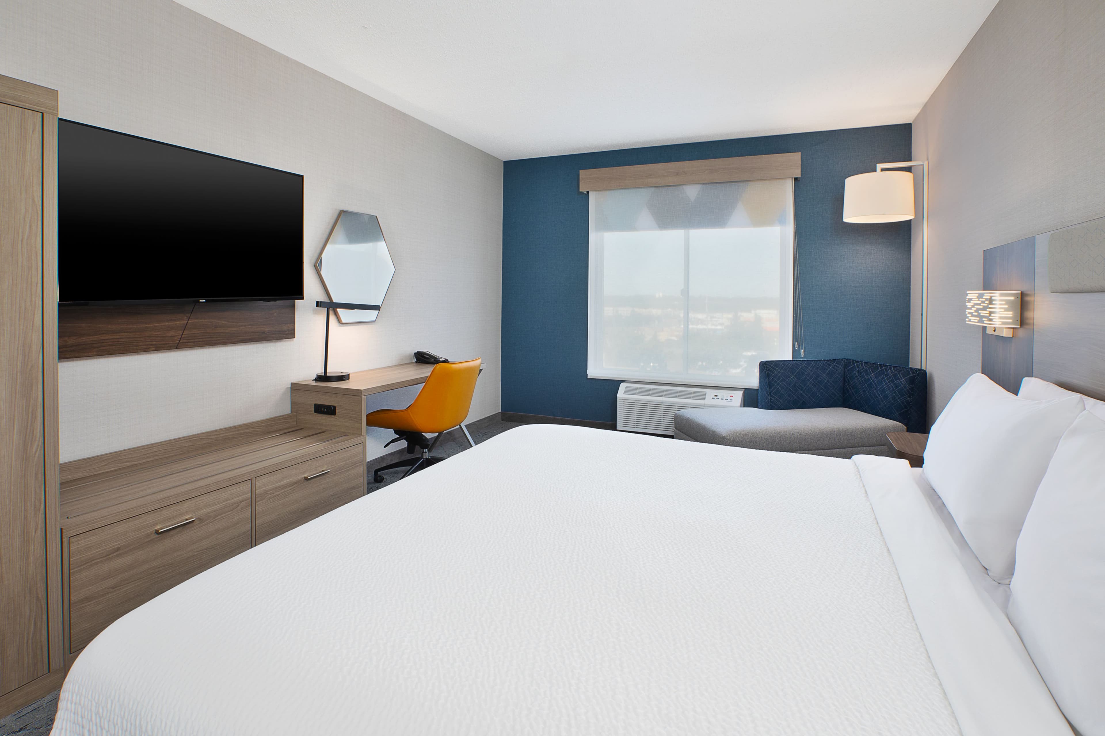 Holiday Inn Express & Suites Youngstown N (Warren/Niles) — 5