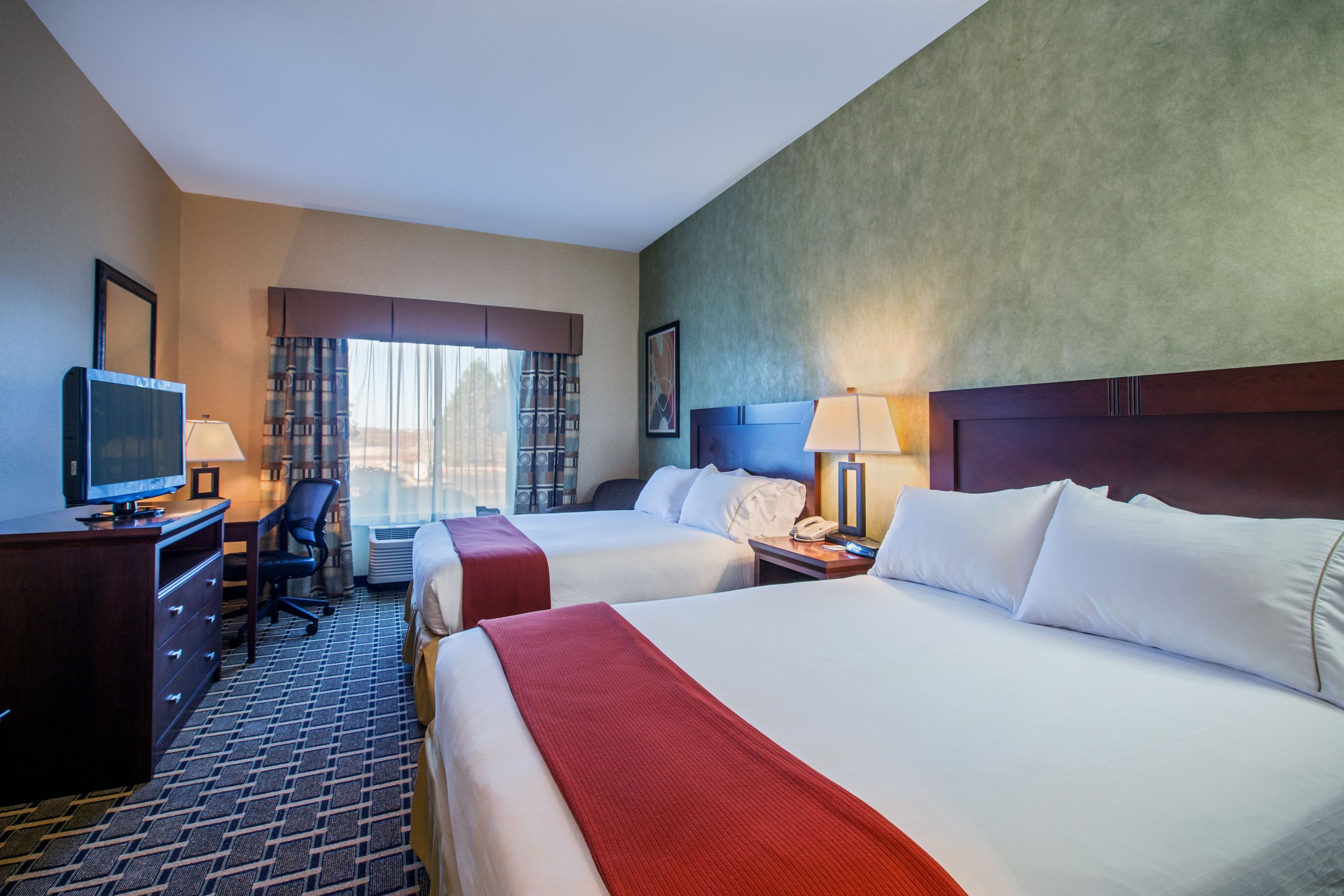 Holiday Inn Express & Suites Youngstown N (Warren/Niles) — 13