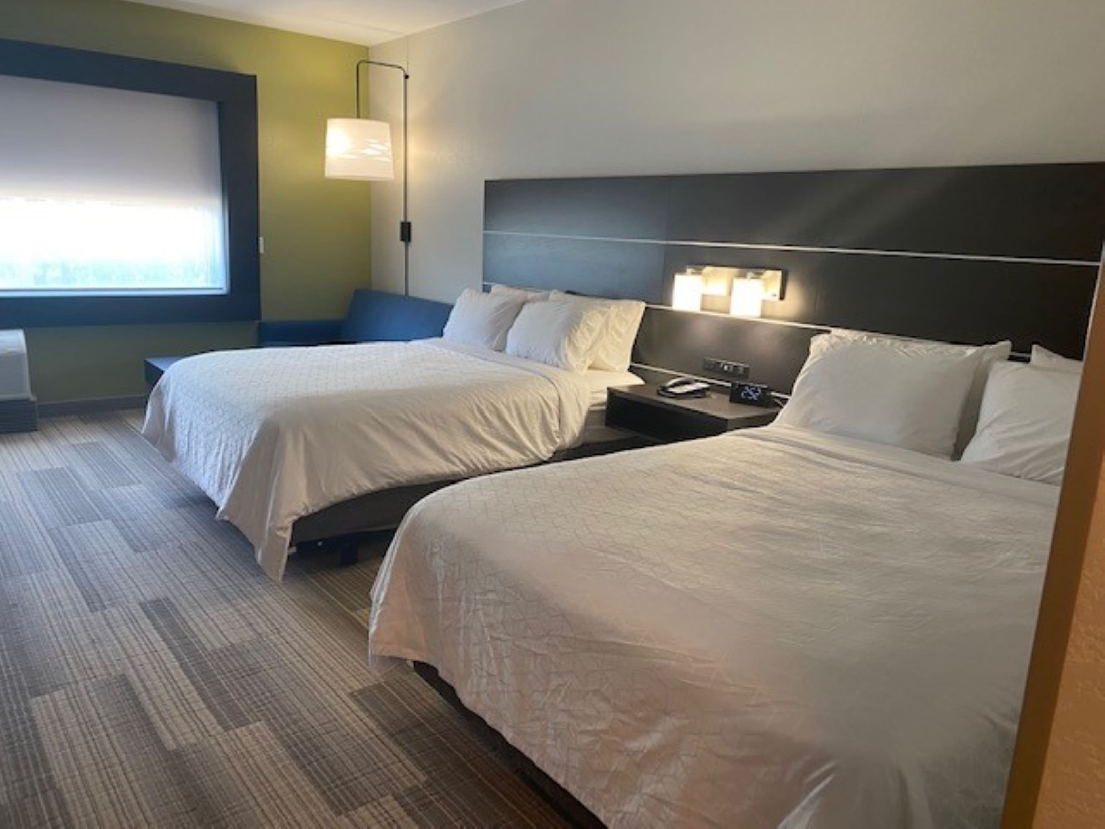 Holiday Inn Express & Suites Warrensburg North — 11