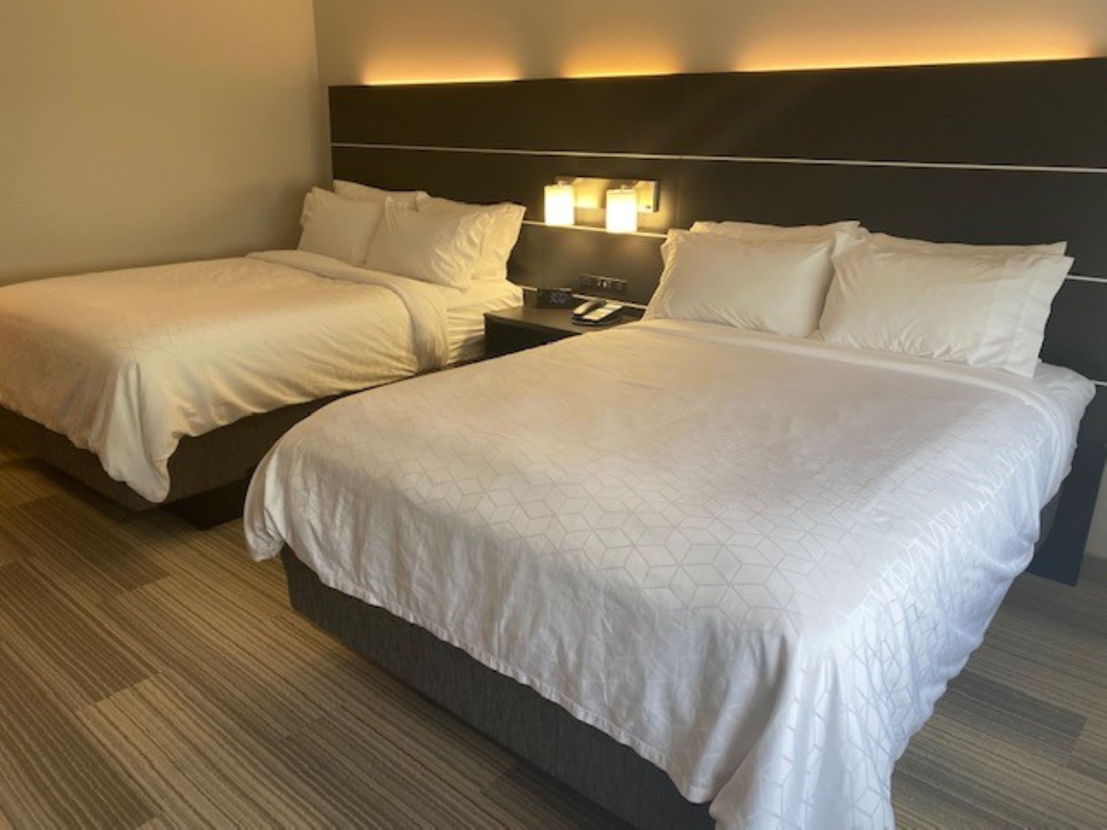 Holiday Inn Express & Suites Warrensburg North — 10