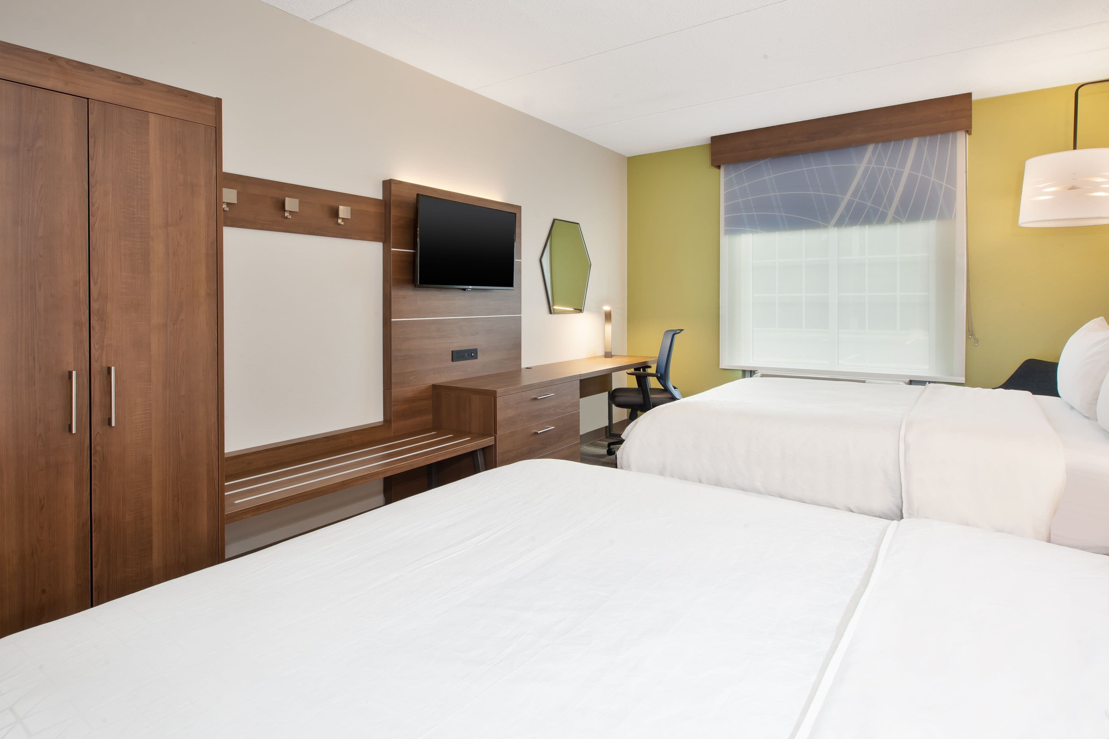 Holiday Inn Express & Suites Warrenton — 16