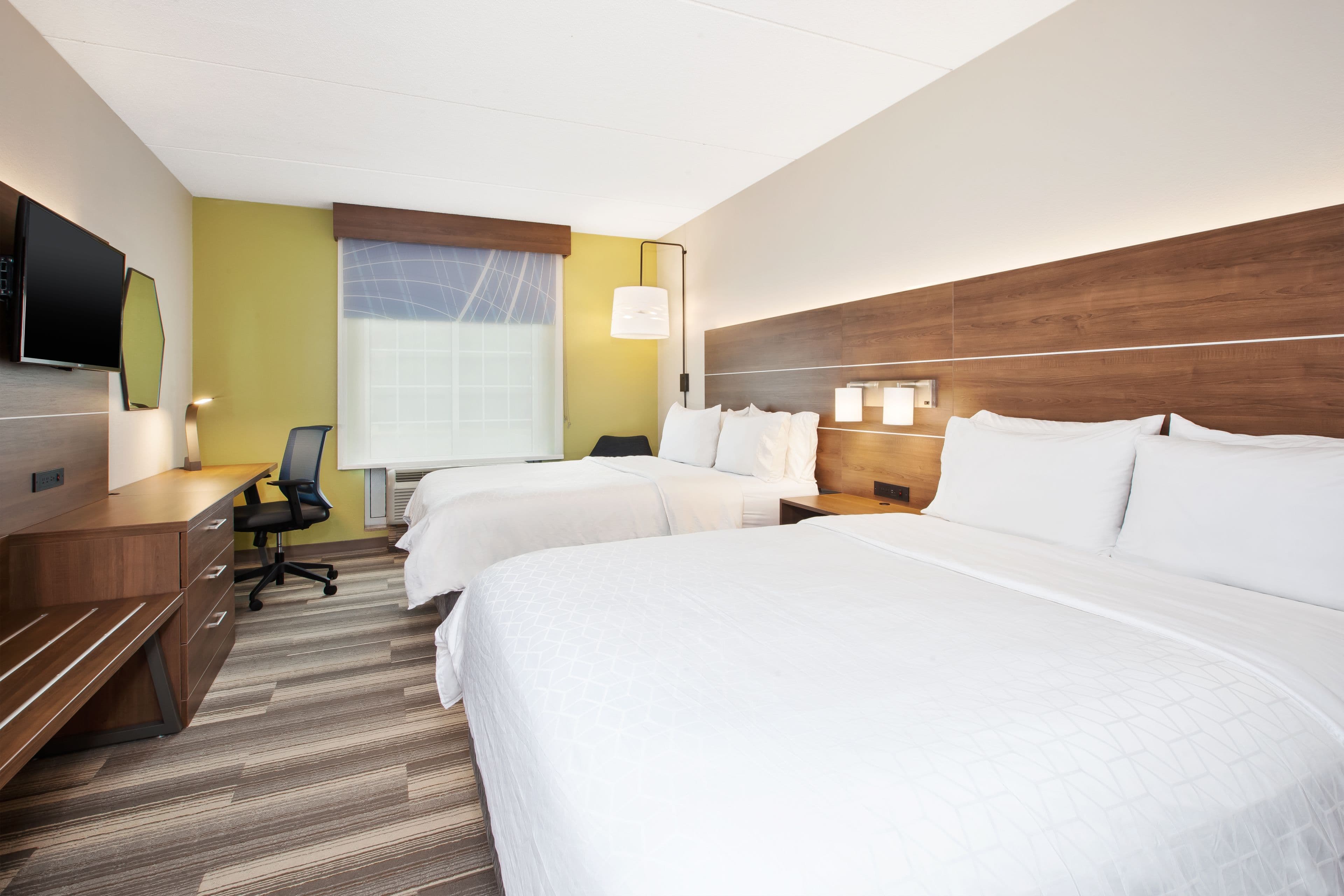 Holiday Inn Express & Suites Warrenton — 17
