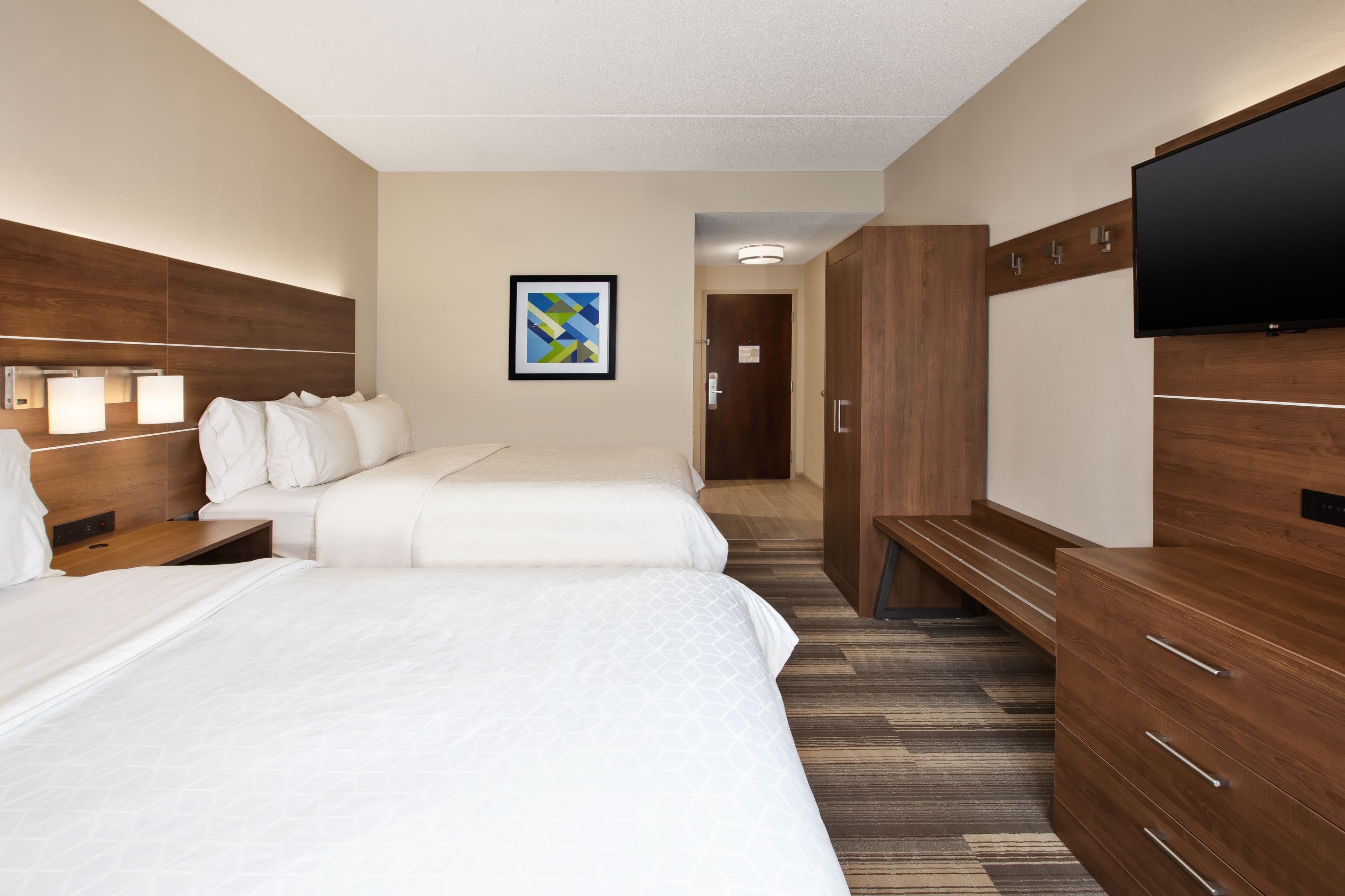 Holiday Inn Express & Suites Warrenton — 18