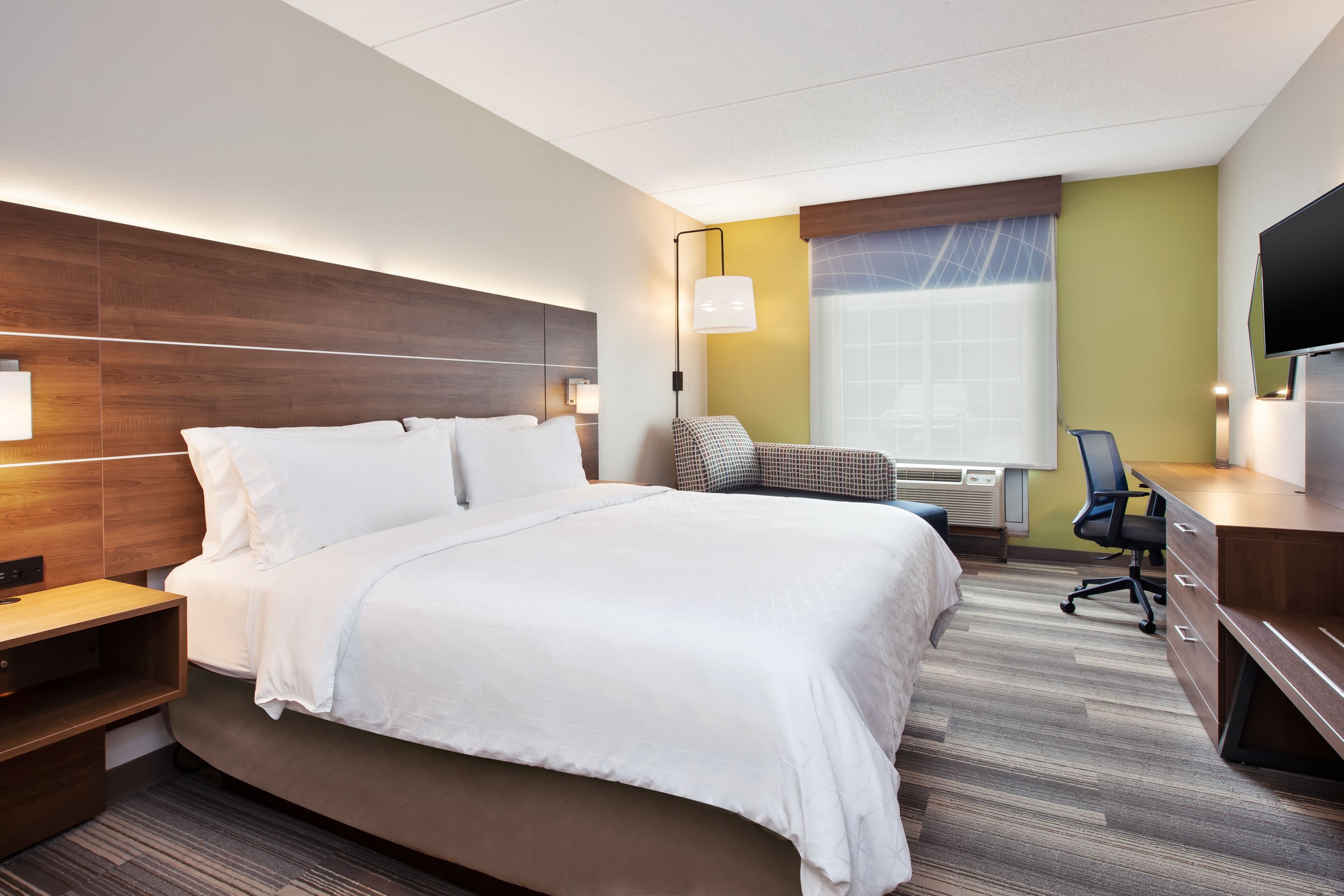 Holiday Inn Express & Suites Warrenton — 9