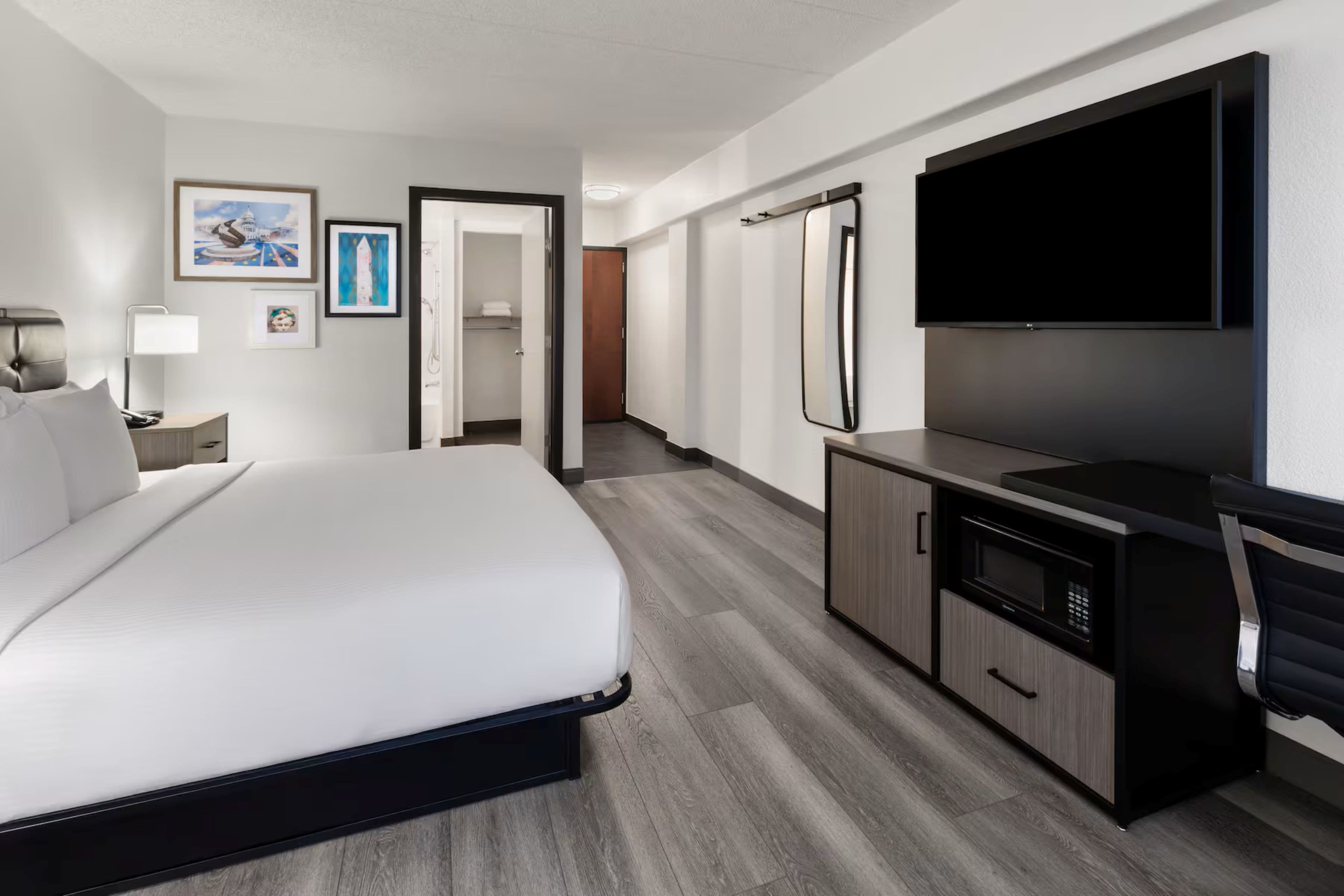 Holiday Inn Express & Suites Washington DC -  NoMA — 8