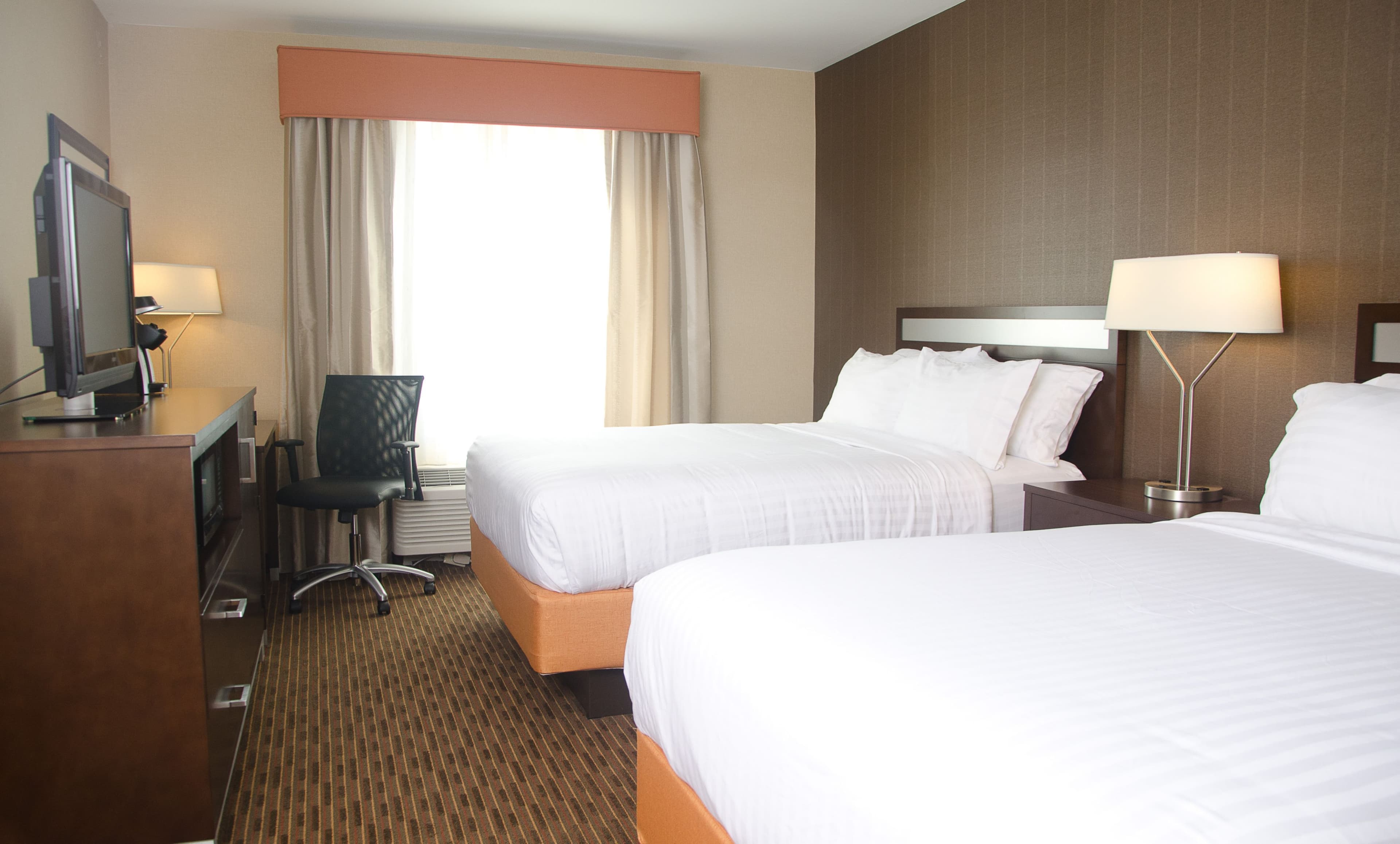 Holiday Inn Express & Suites Watertown-Thousand Islands — 12