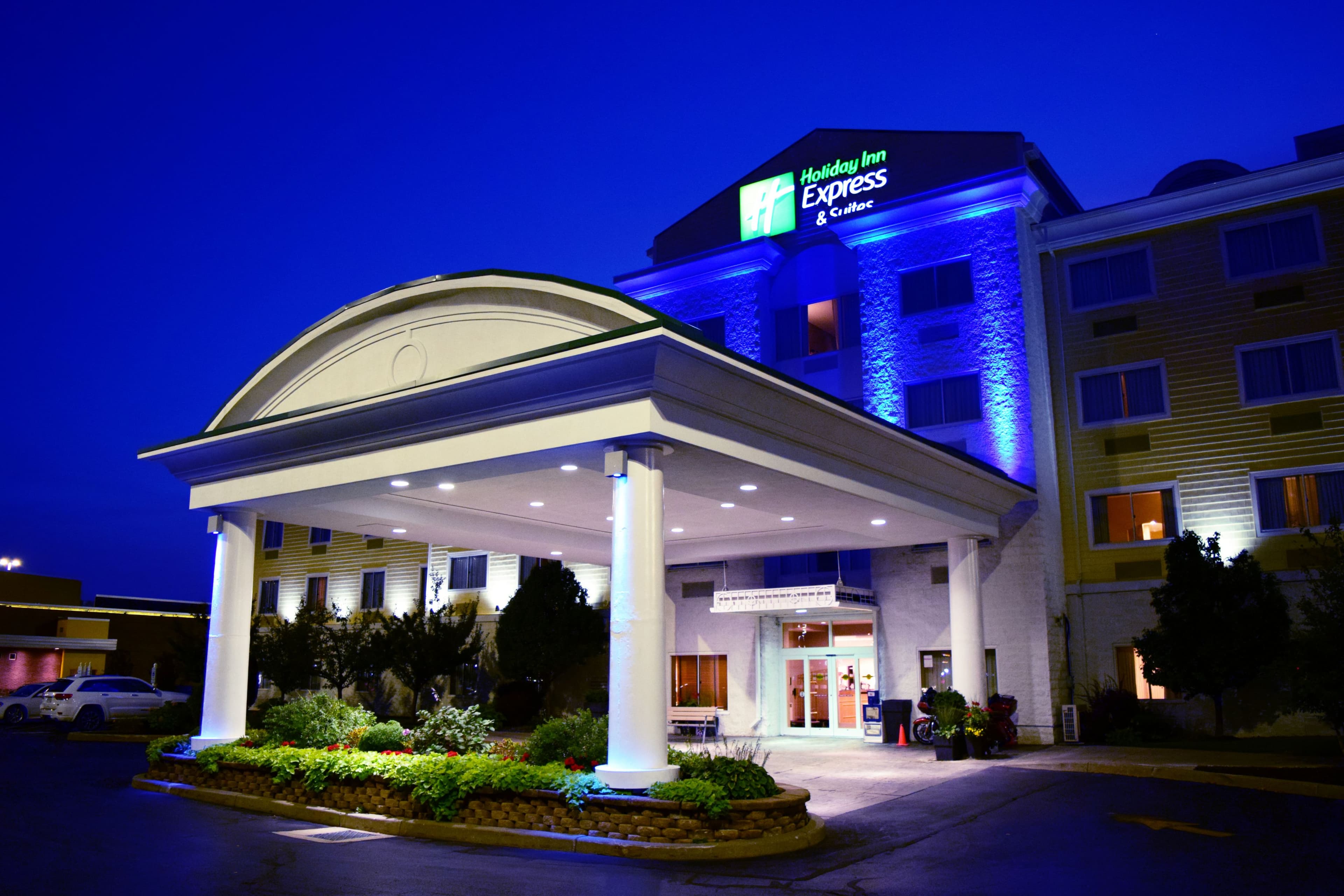 Holiday Inn Express & Suites Watertown-Thousand Islands - Image 1