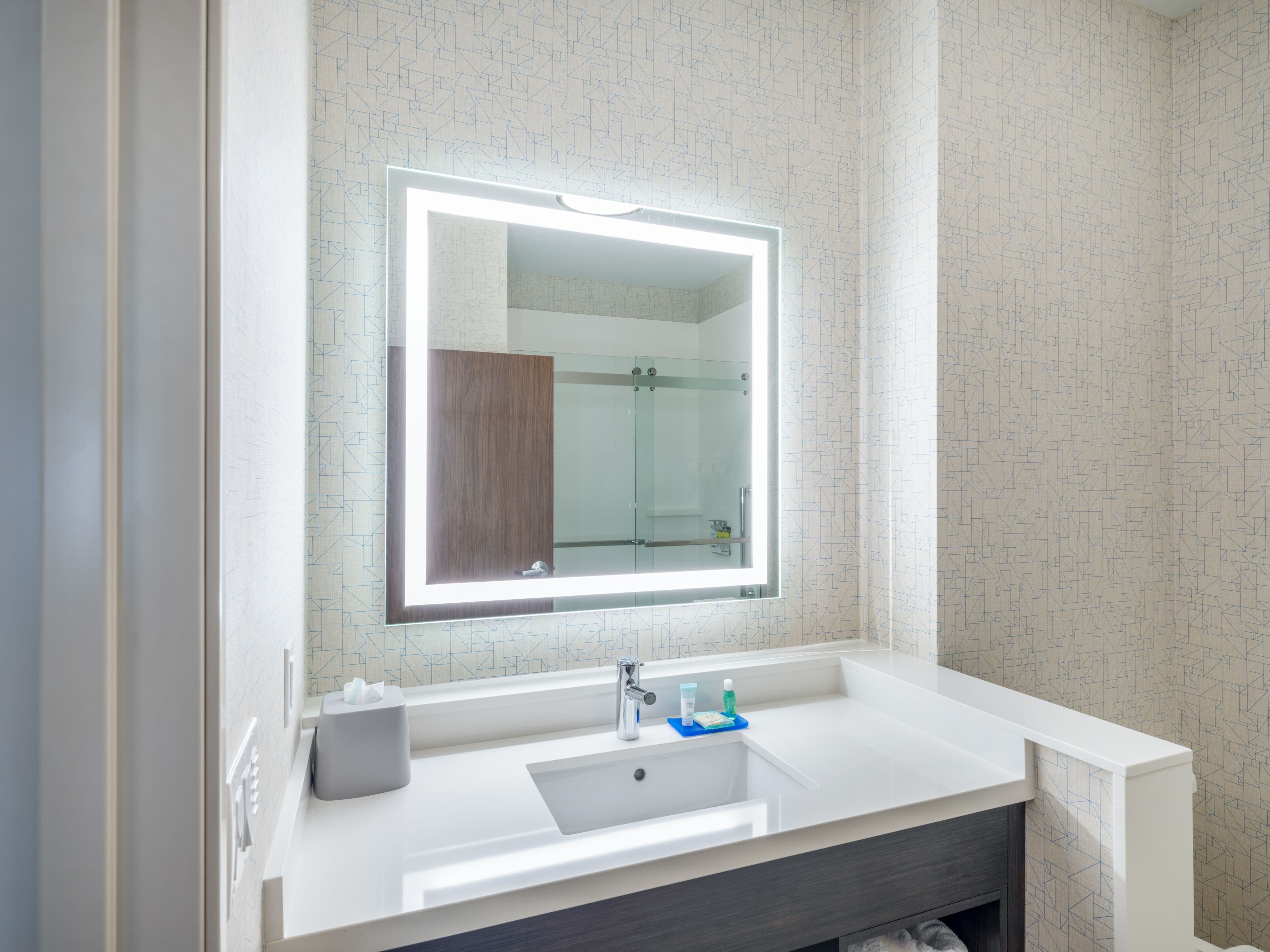 Holiday Inn Express & Suites Watertown — 13