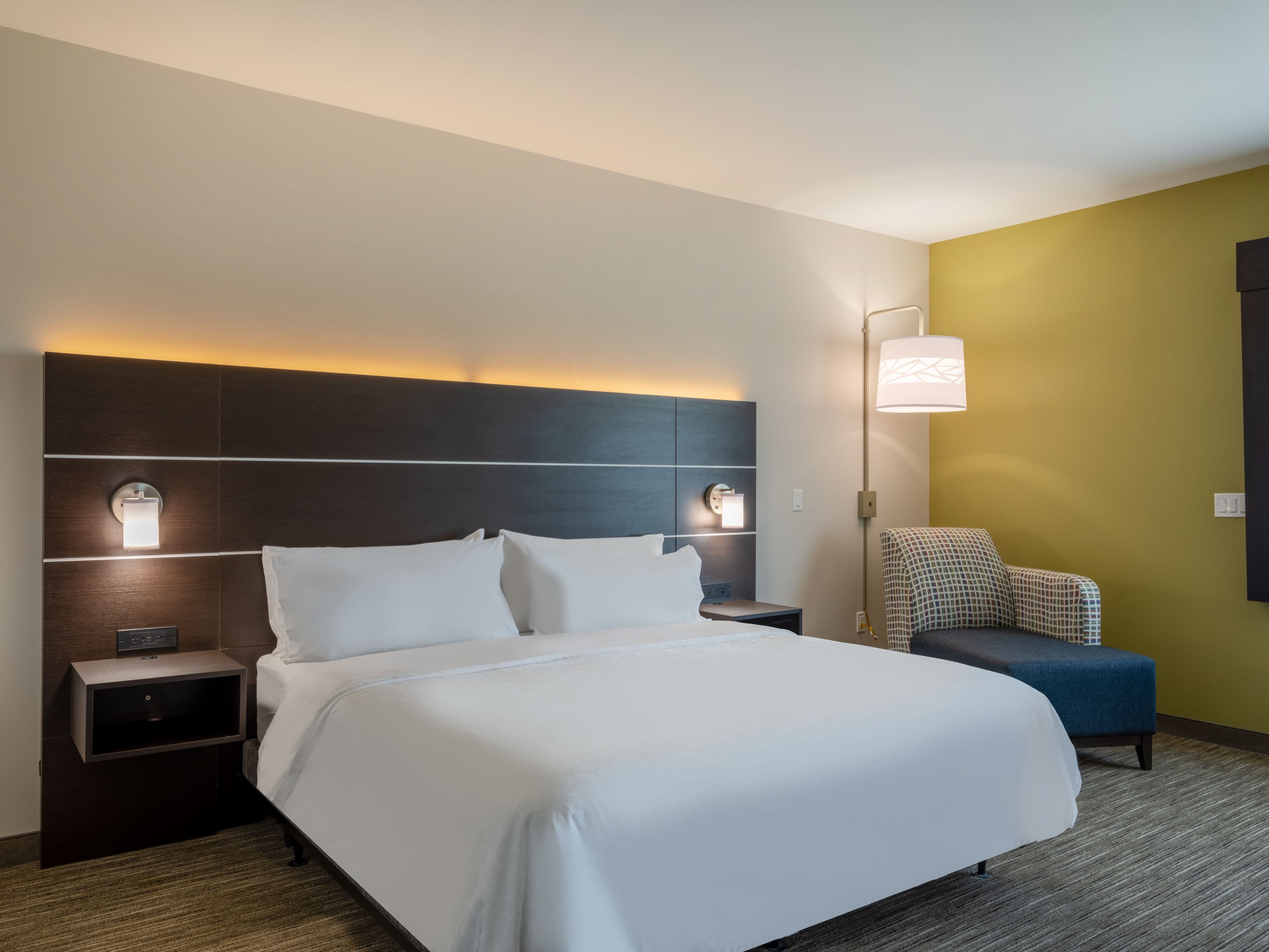 Holiday Inn Express & Suites Watertown — 10