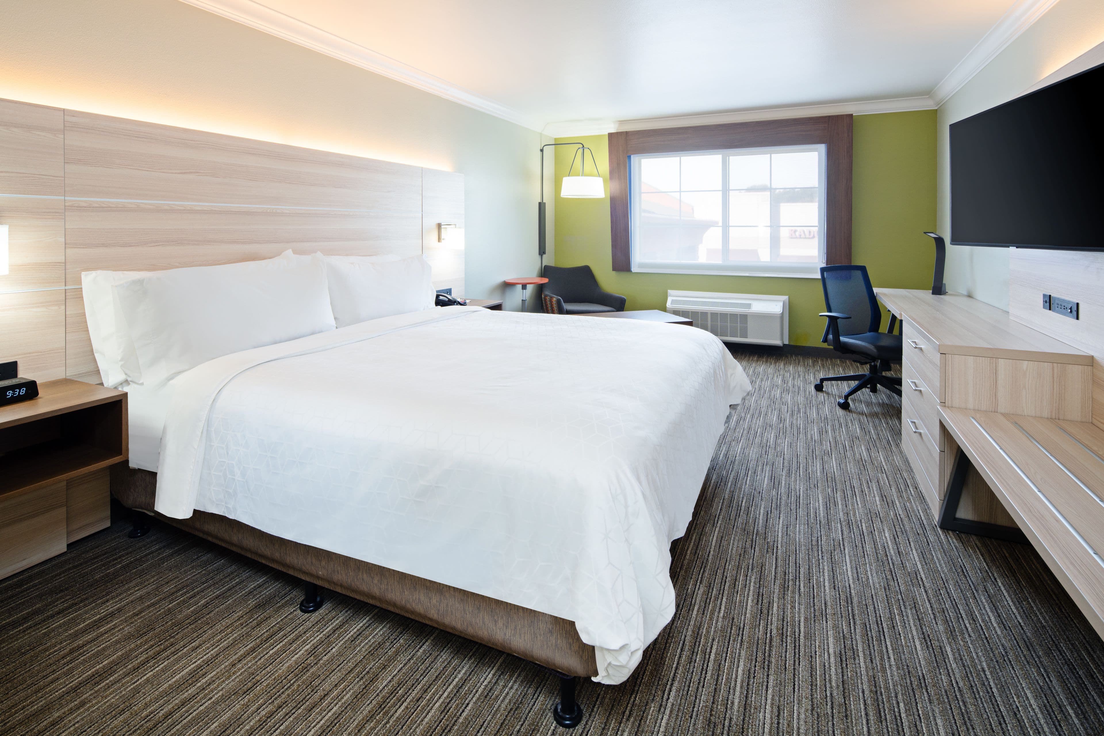 Holiday Inn Express & Suites Watsonville — 9