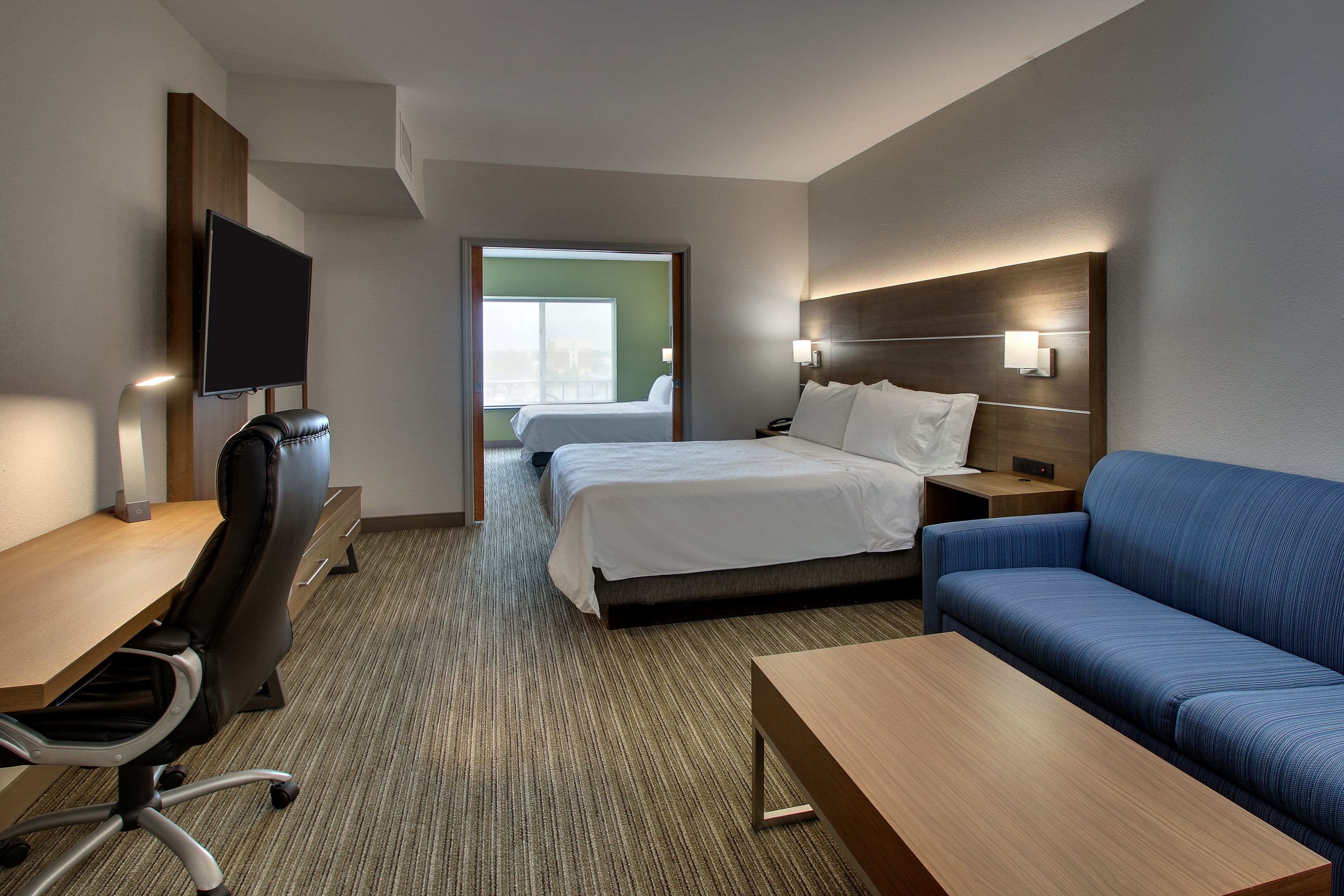 Holiday Inn Express & Suites Chicago North-Waukegan-Gurnee — 21
