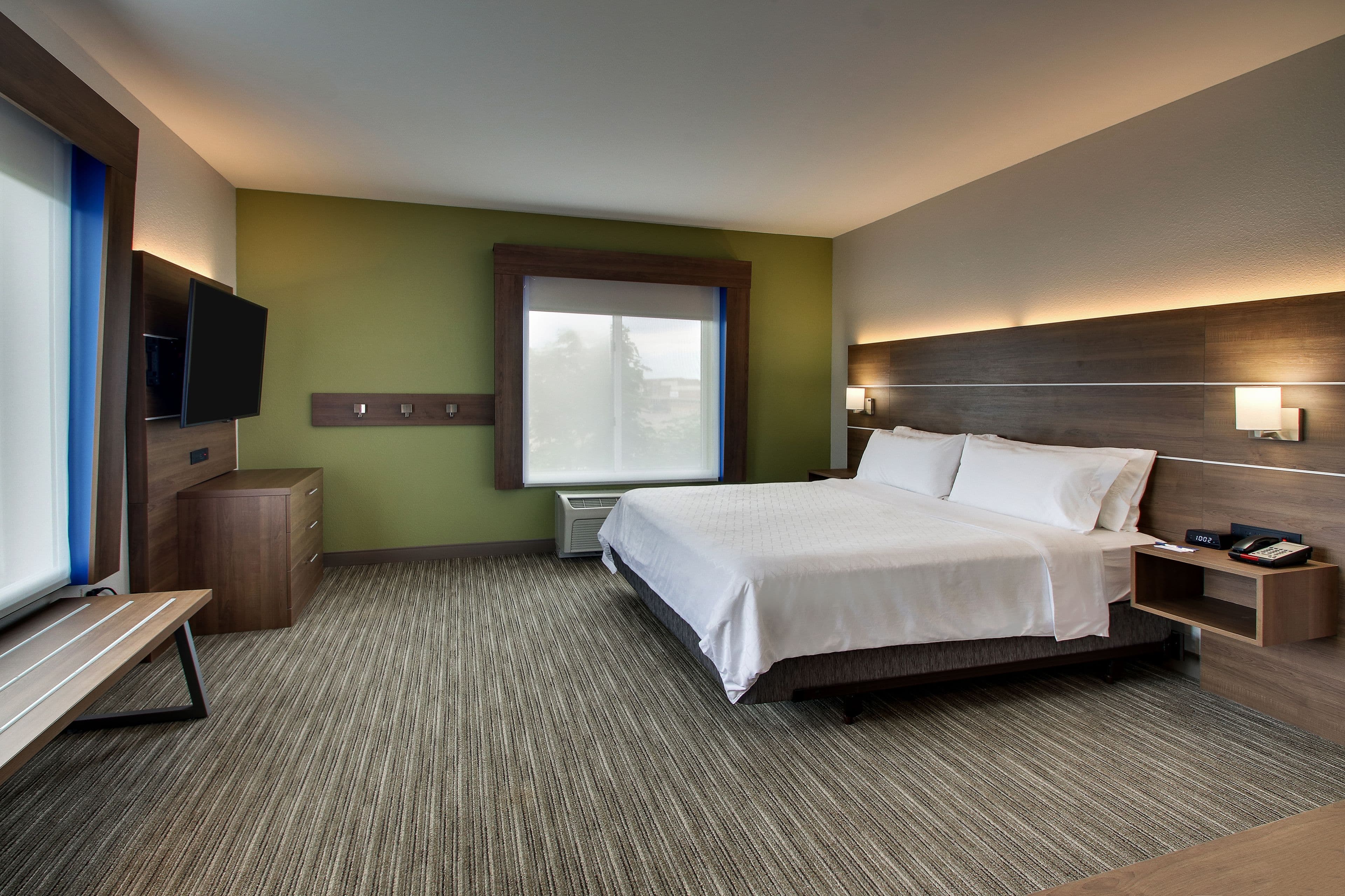 Holiday Inn Express & Suites Chicago North-Waukegan-Gurnee — 10