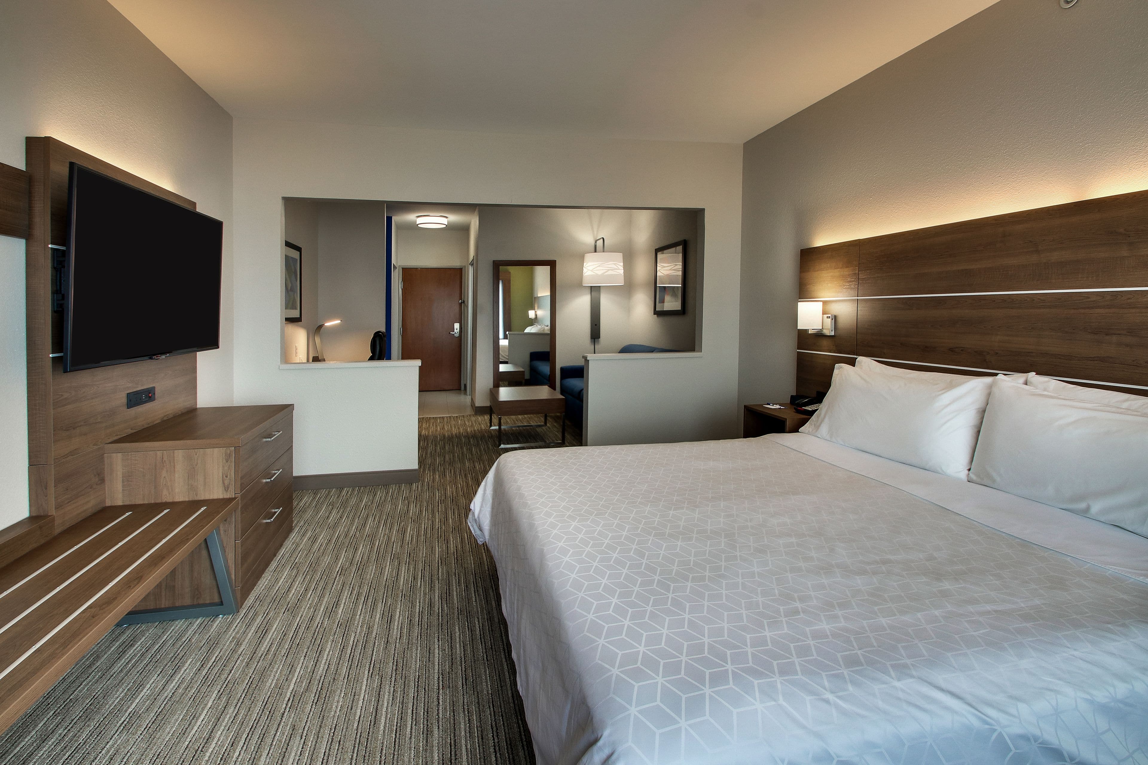 Holiday Inn Express & Suites Chicago North-Waukegan-Gurnee — 29