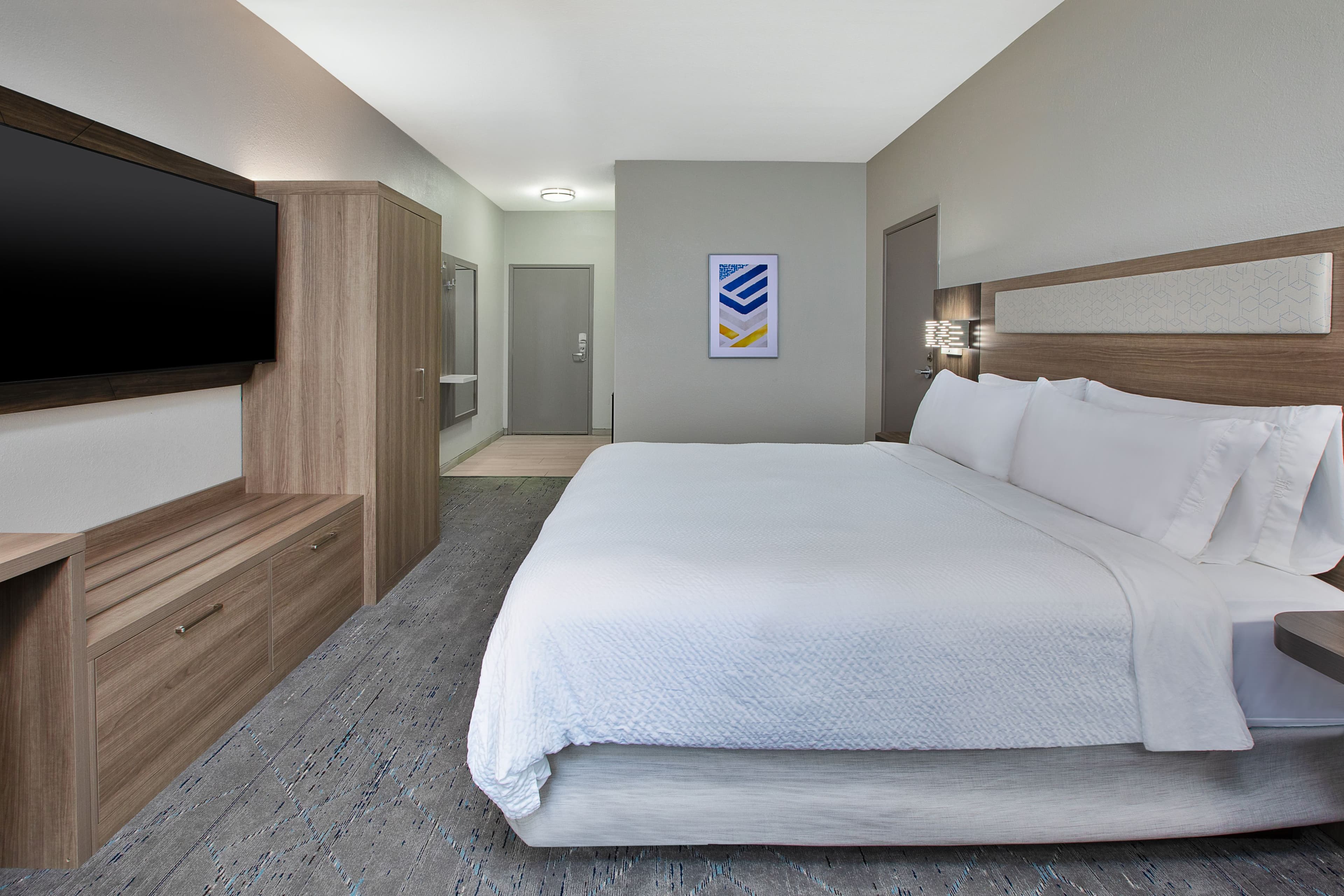 Holiday Inn Express & Suites Wauseon — 7