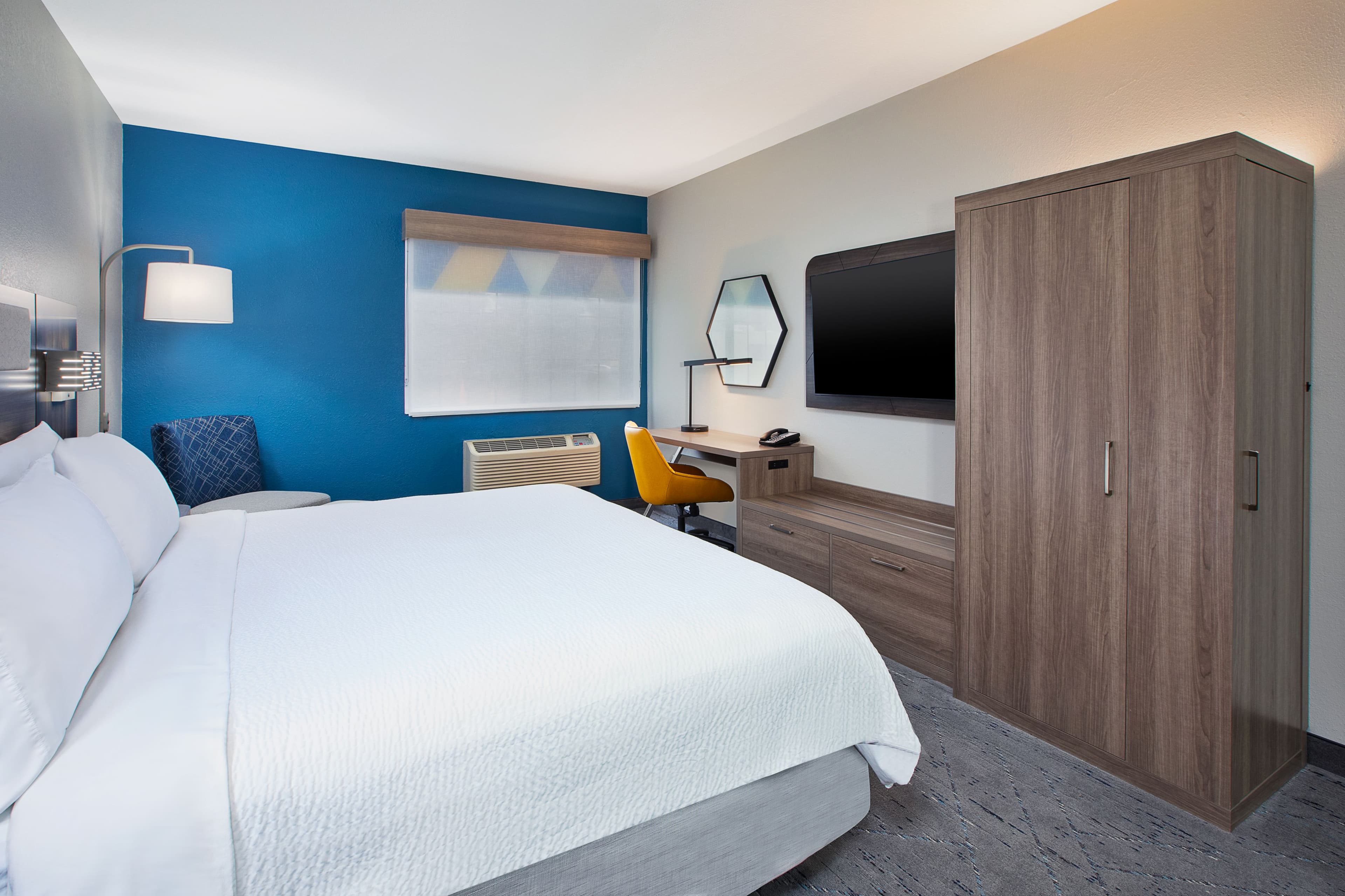 Holiday Inn Express & Suites Wauseon — 6