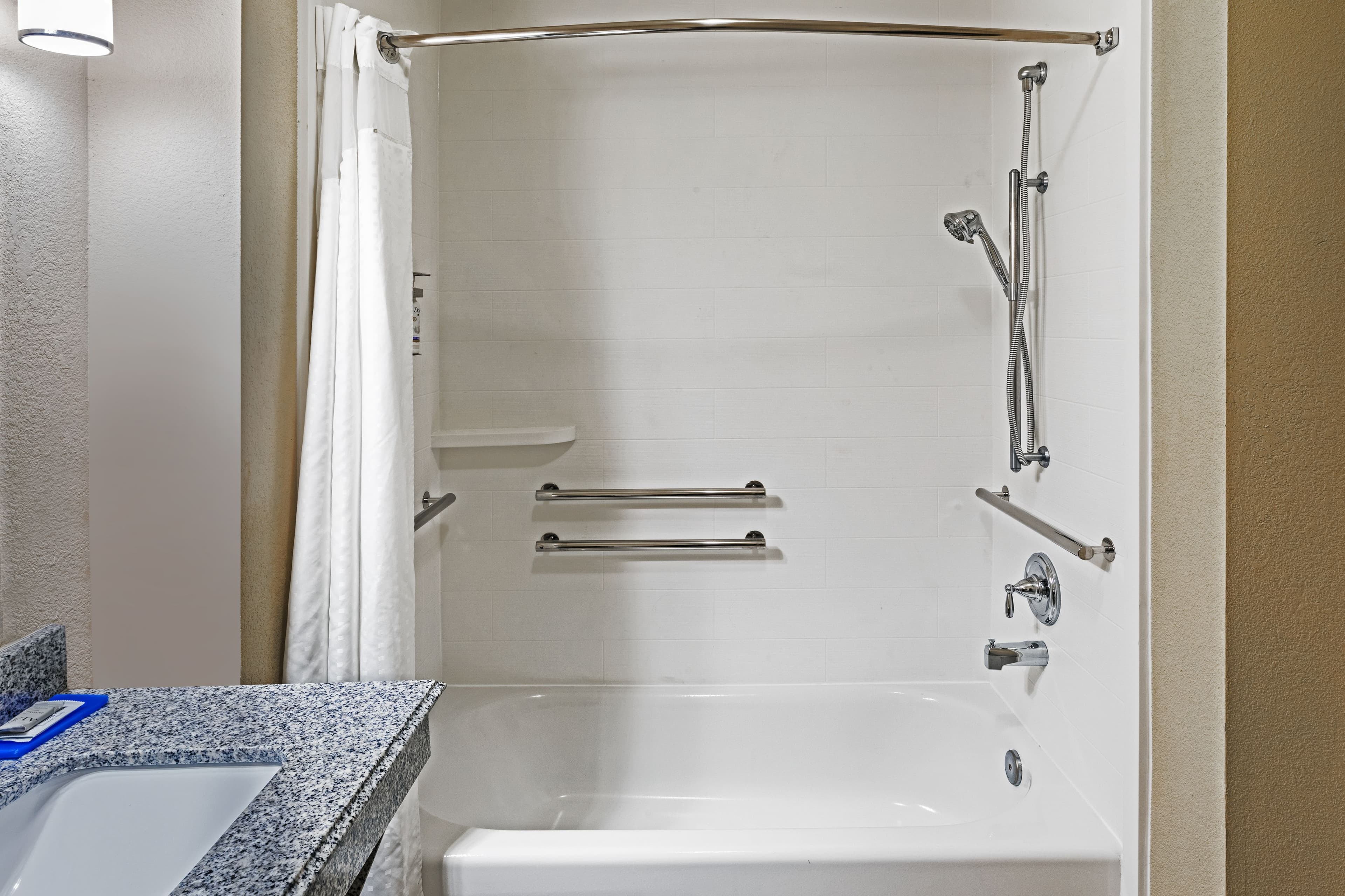 Holiday Inn Express & Suites Houston Space Ctr - Clear Lake — 11